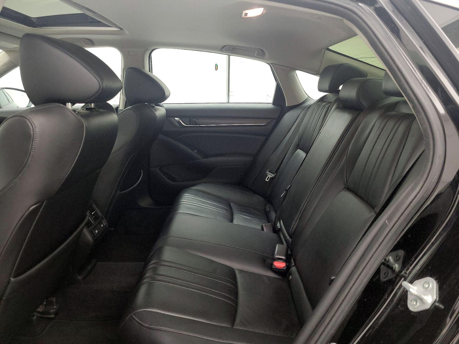 2022 Honda Accord Hybrid Touring - Photo 22
