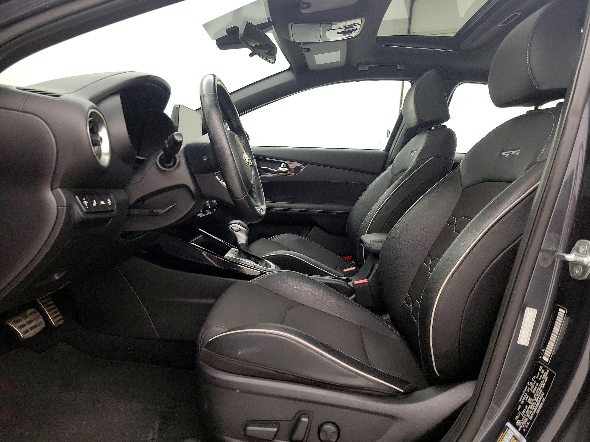 Thumbnail: 2021 Kia Forte - 11