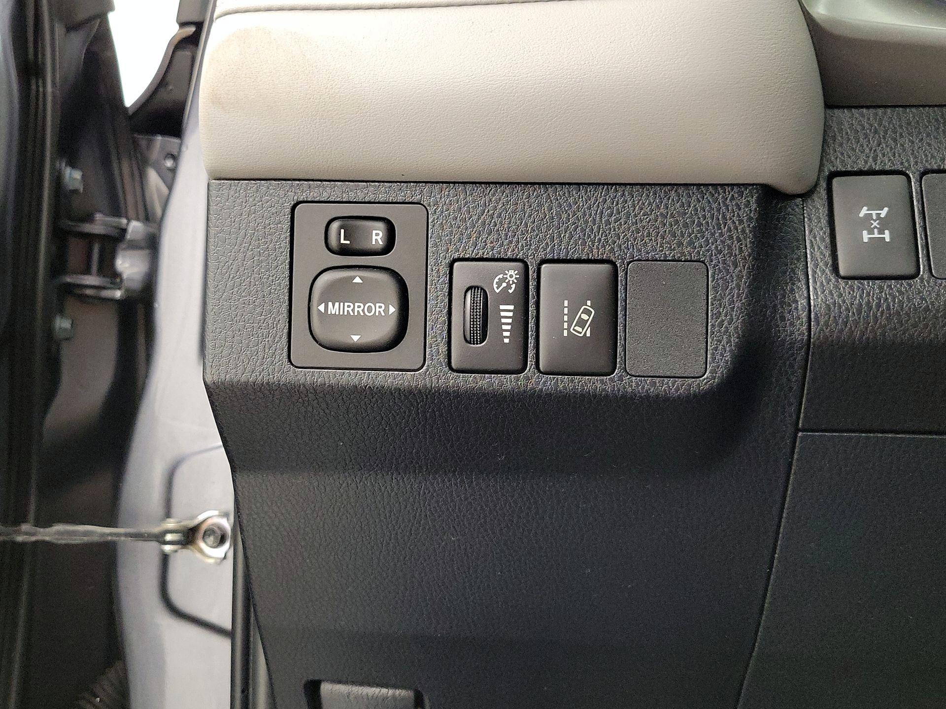 Thumbnail: 2017 Toyota RAV4 - 13