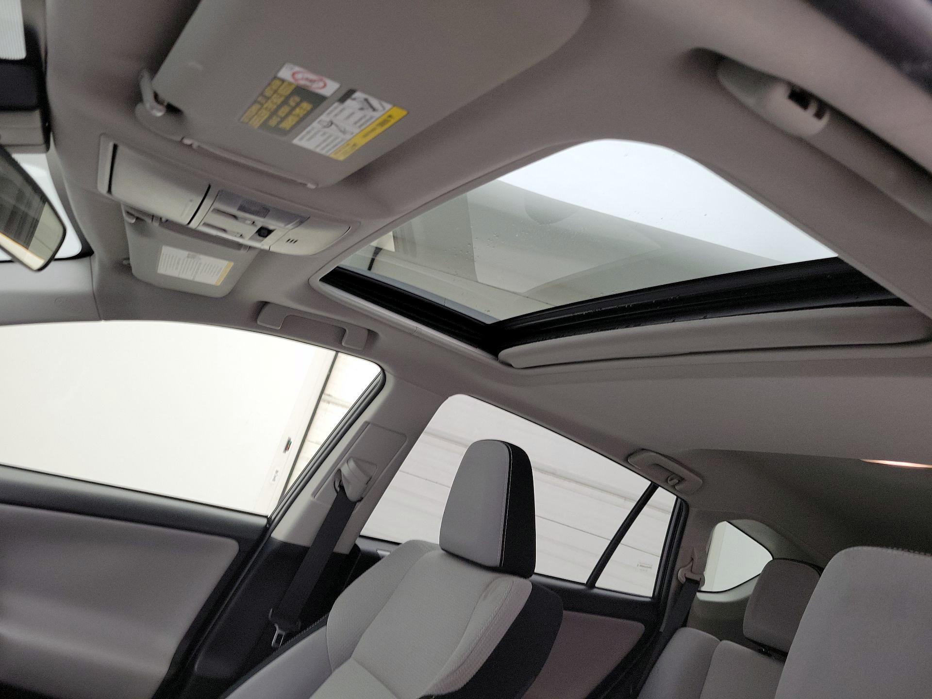 Thumbnail: 2017 Toyota RAV4 - 19