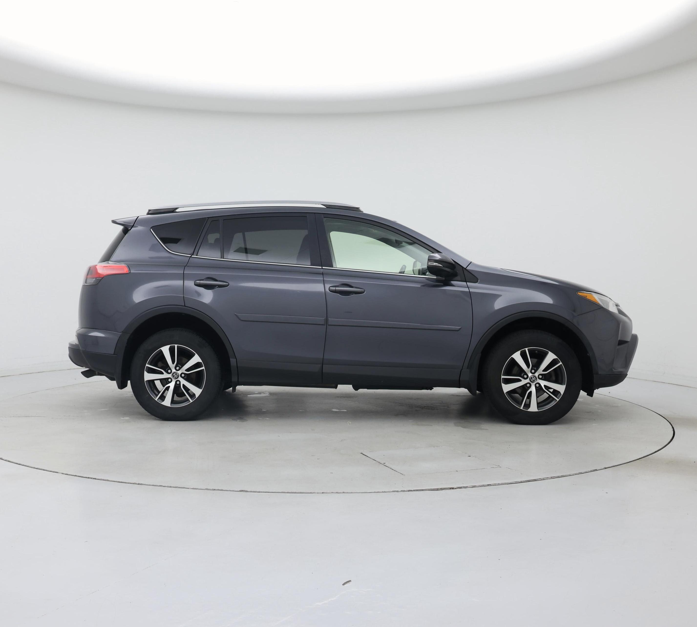 Thumbnail: 2017 Toyota RAV4 - 7