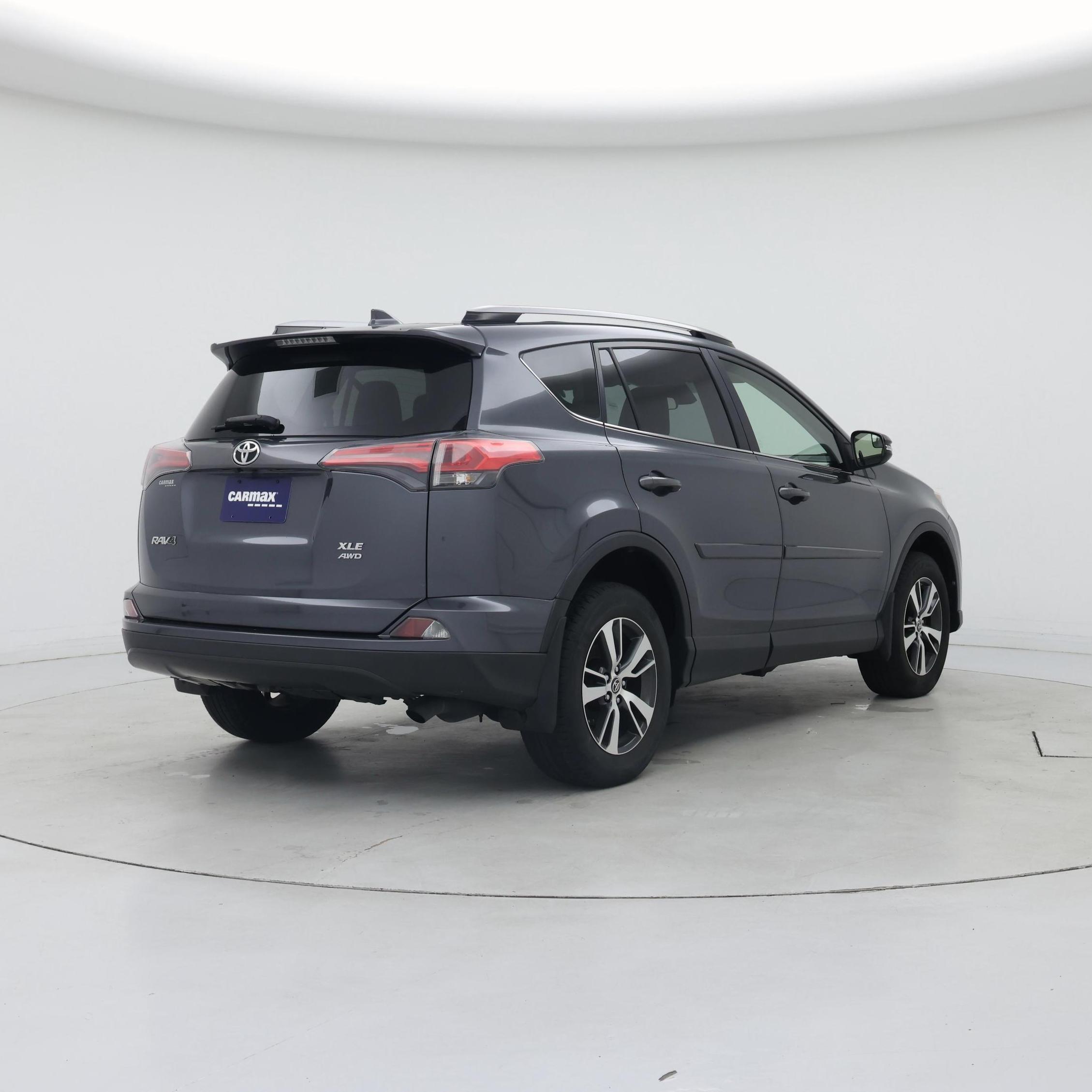 Thumbnail: 2017 Toyota RAV4 - 8
