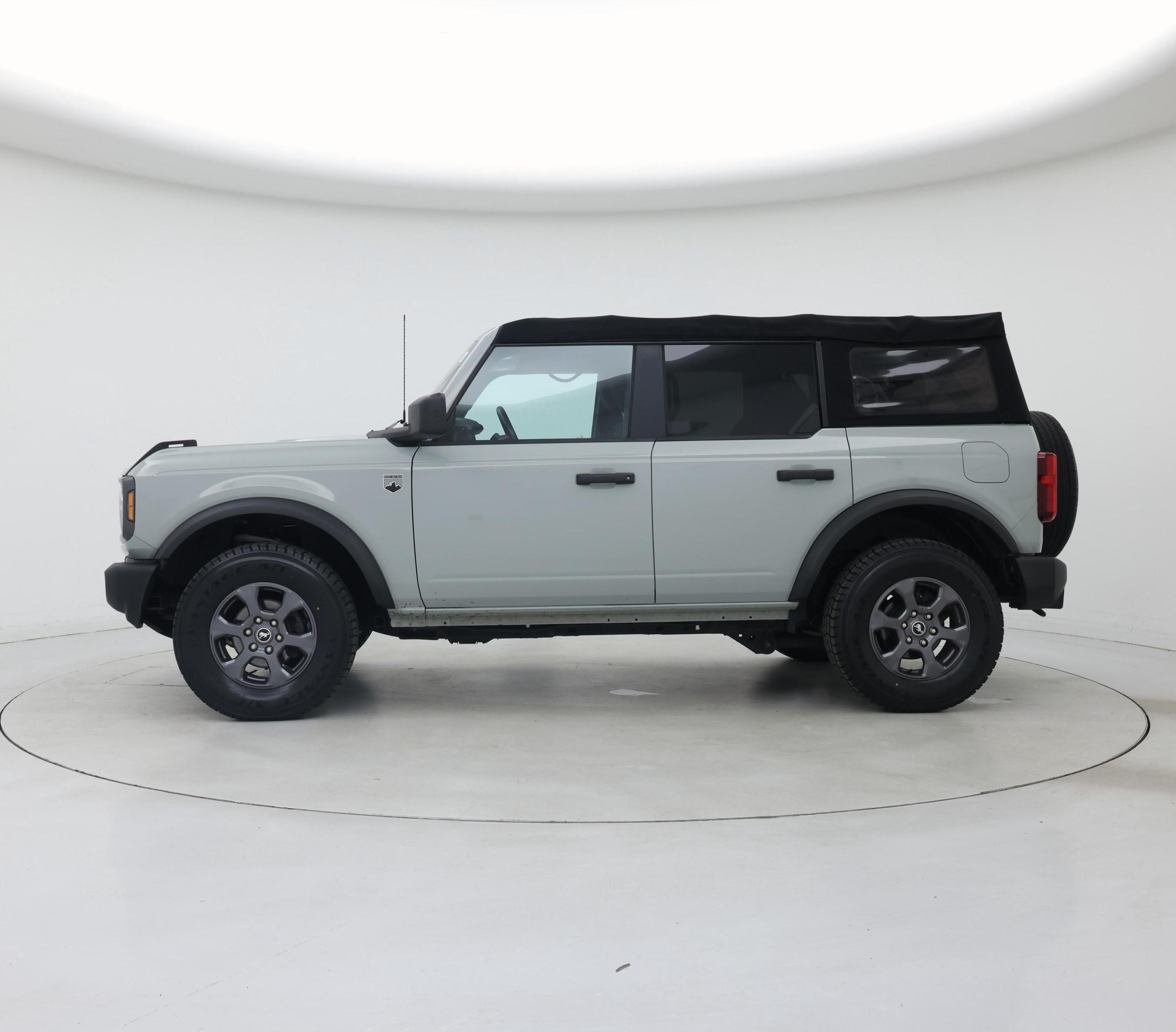 Thumbnail: 2022 Ford Bronco - 3