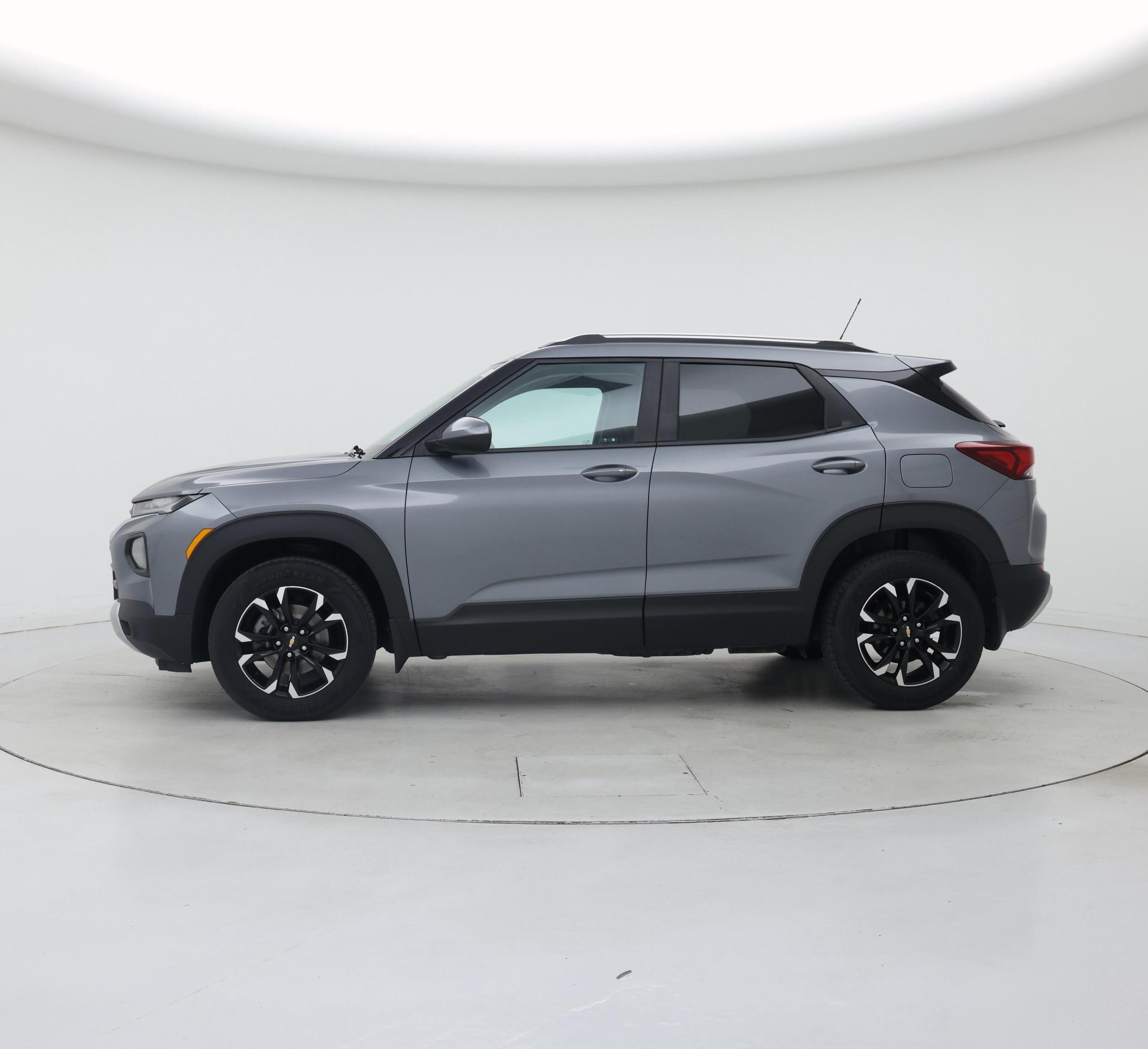 Thumbnail: 2021 Chevrolet TrailBlazer - 3