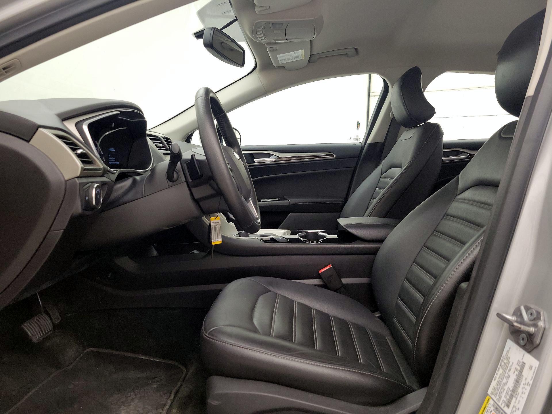 Thumbnail: 2016 Ford Fusion - 11