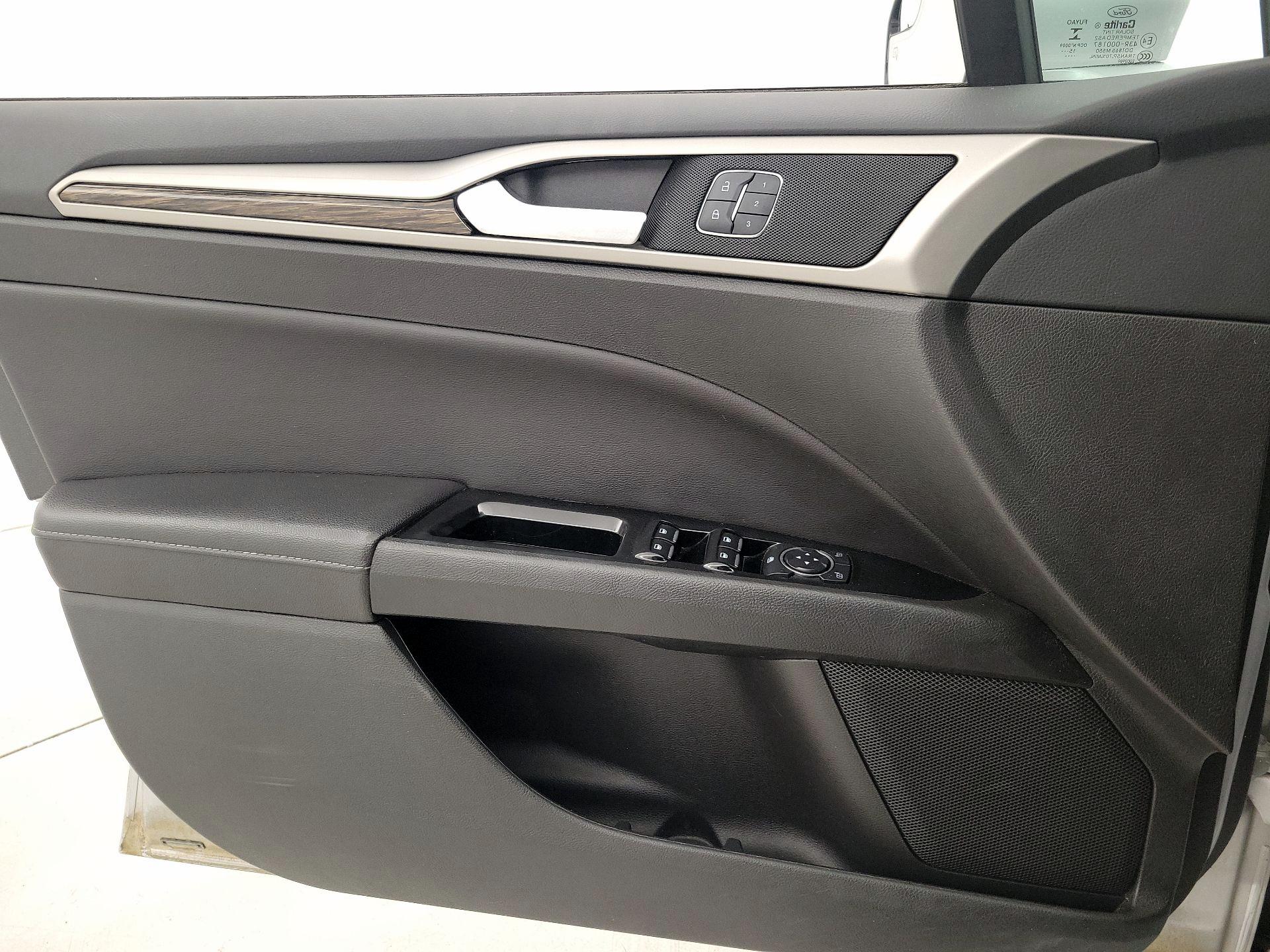 Thumbnail: 2016 Ford Fusion - 12