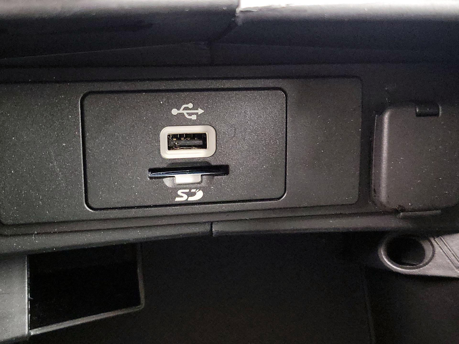 Thumbnail: 2016 Ford Fusion - 18