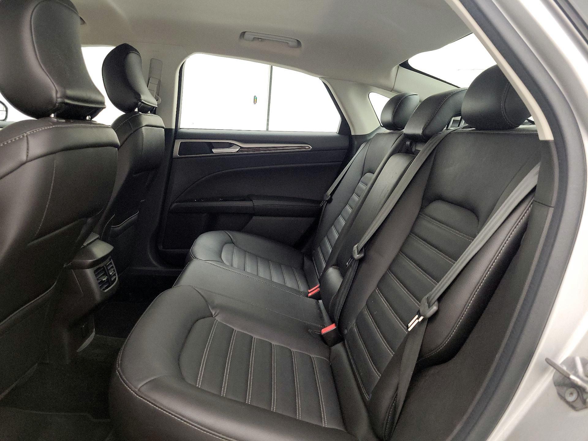 Thumbnail: 2016 Ford Fusion - 19