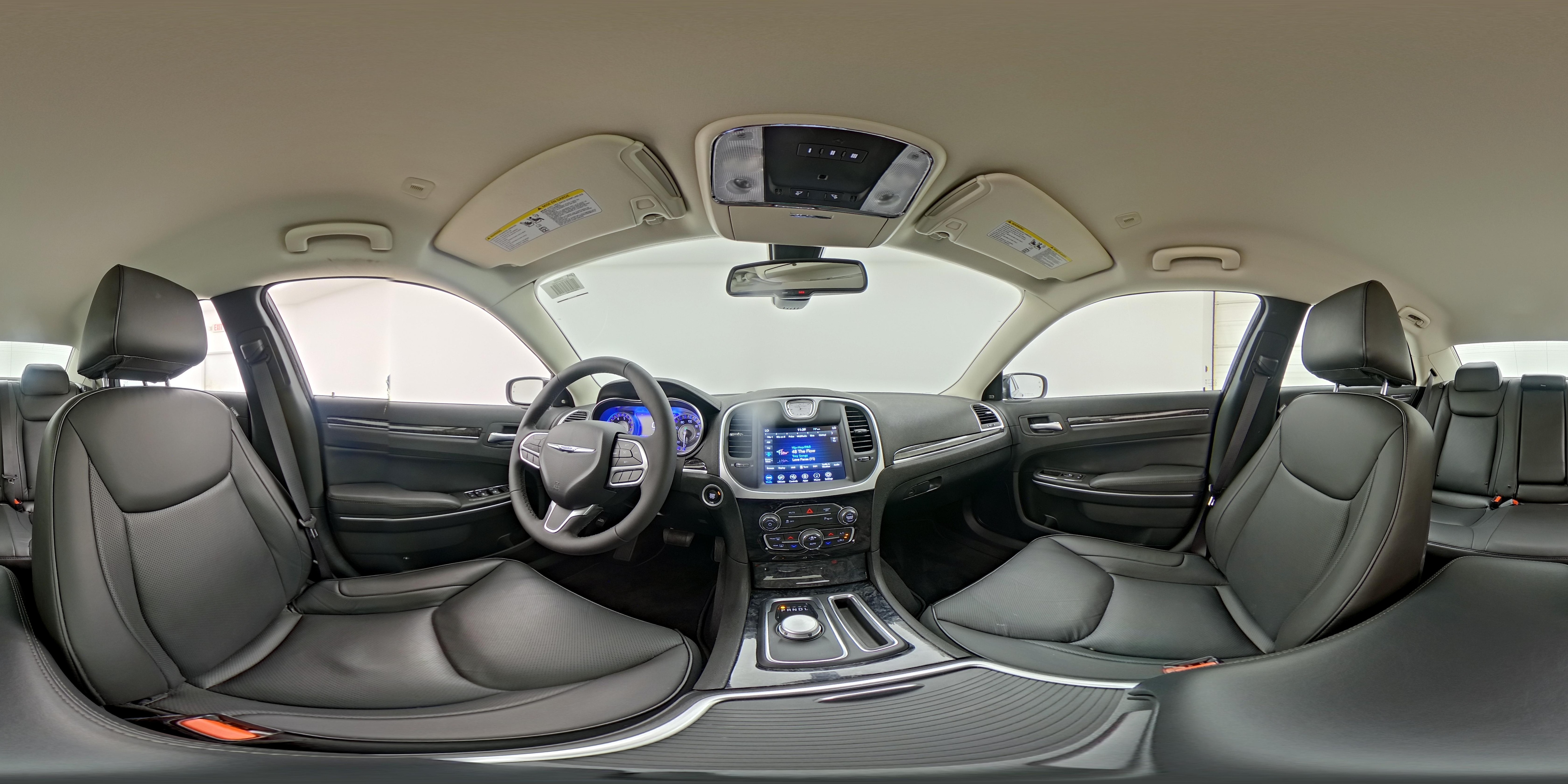 2023 Chrysler 300 Touring L - Photo 25