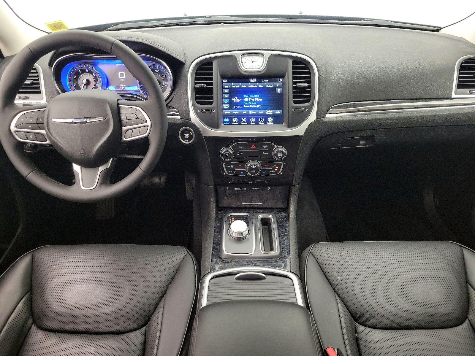 2023 Chrysler 300 Touring L - Photo 10