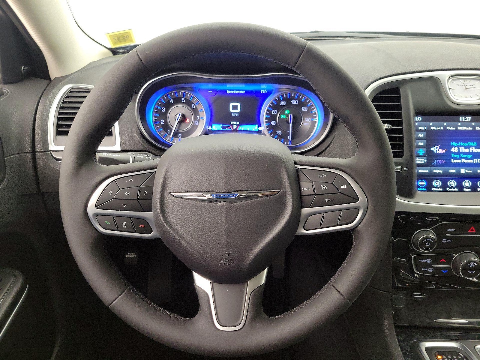 2023 Chrysler 300 Touring L - Photo 11