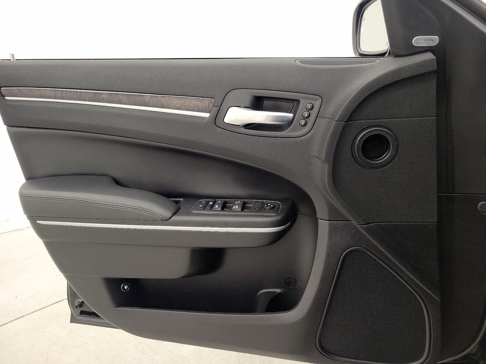 2023 Chrysler 300 Touring L - Photo 13