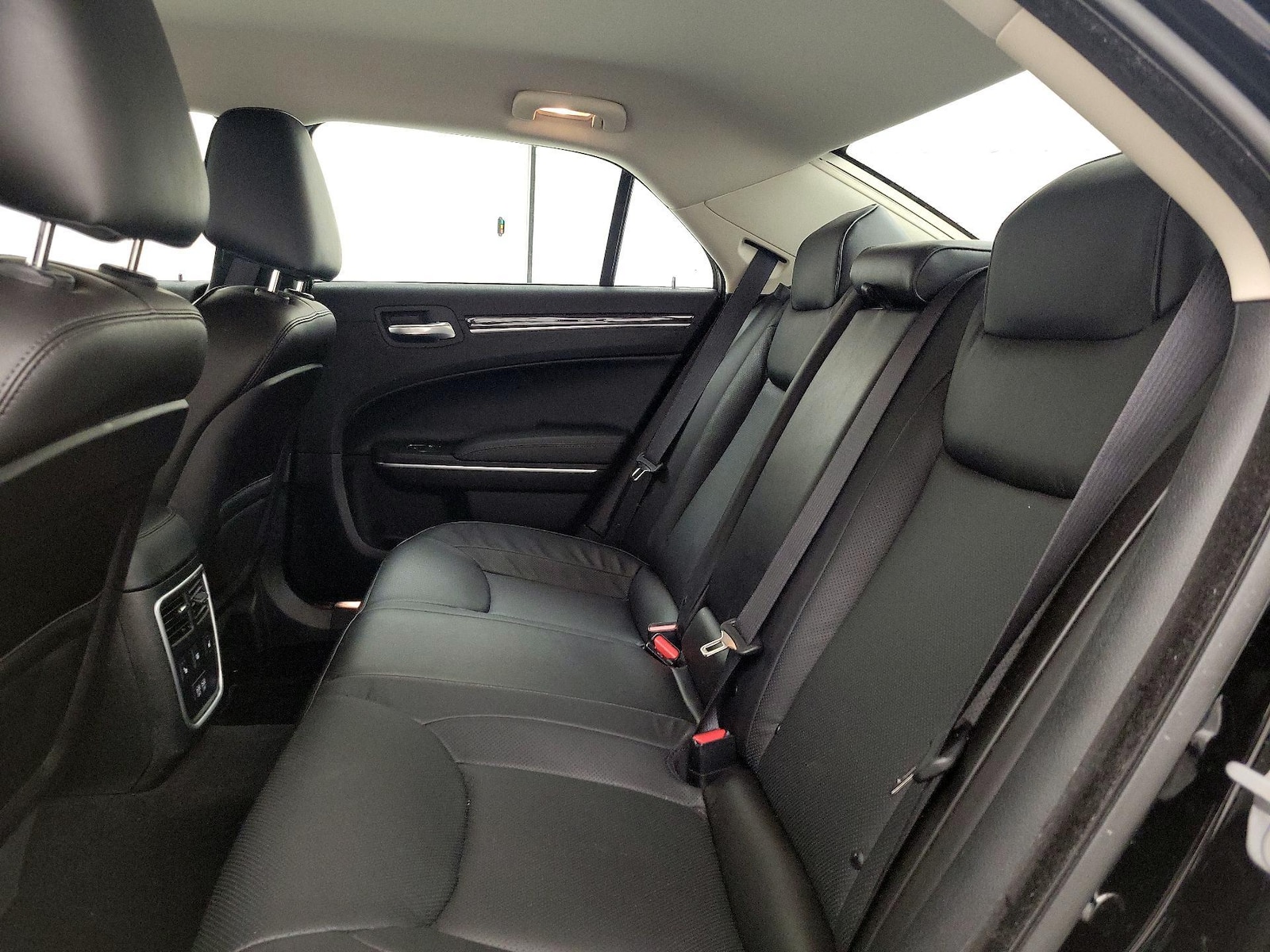 2023 Chrysler 300 Touring L - Photo 20