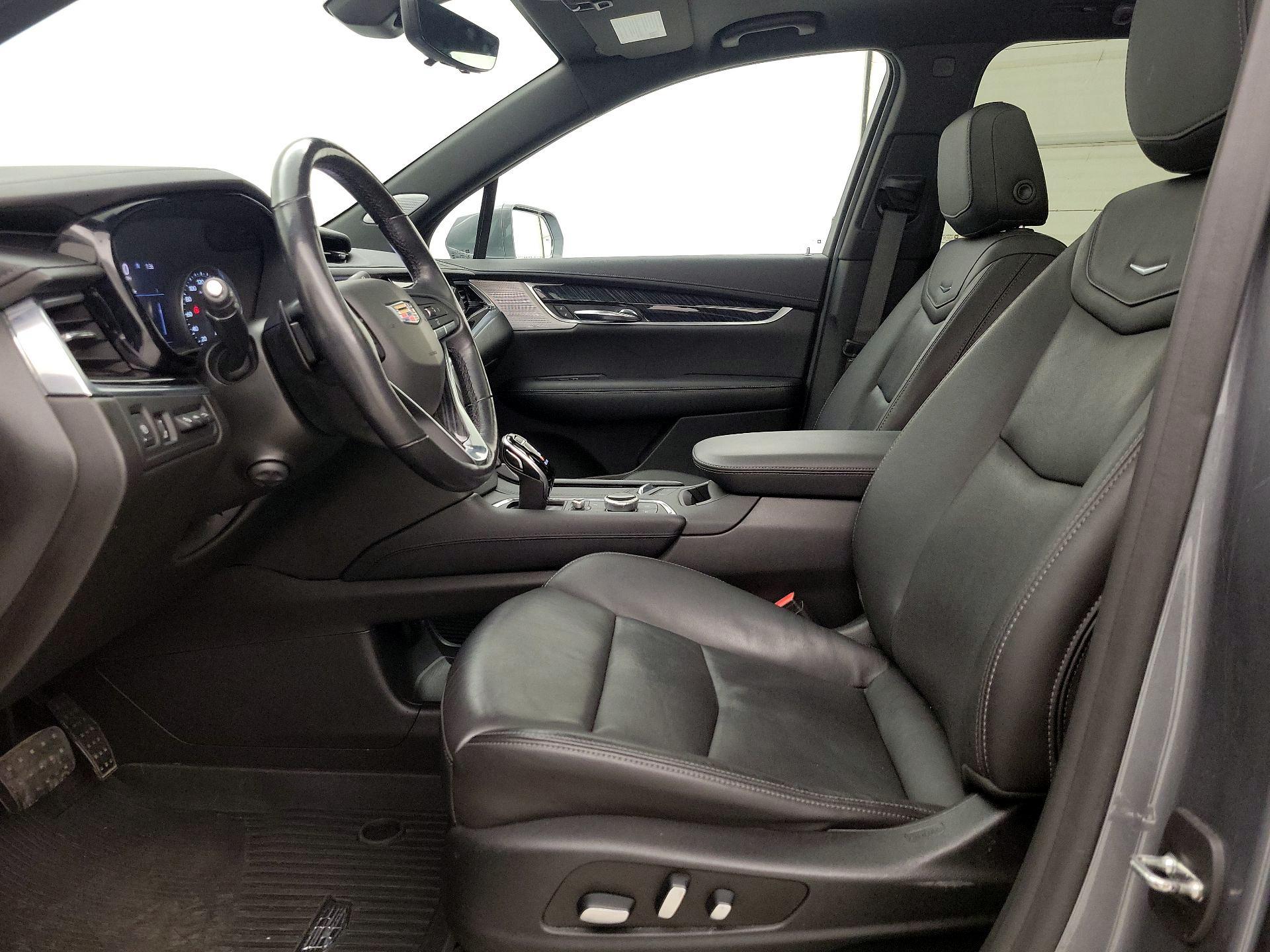 Thumbnail: 2020 Cadillac XT6 - 11