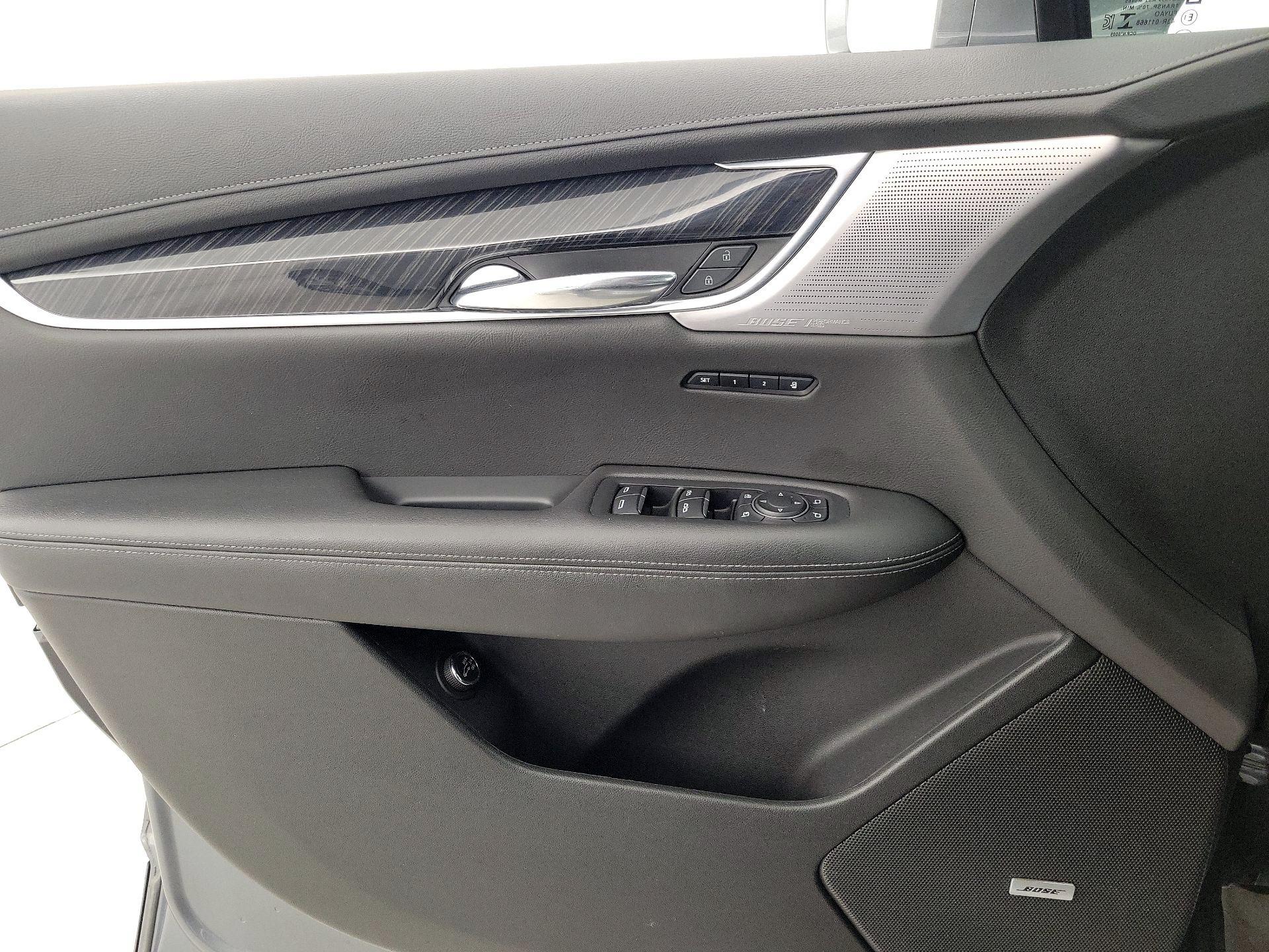 Thumbnail: 2020 Cadillac XT6 - 12