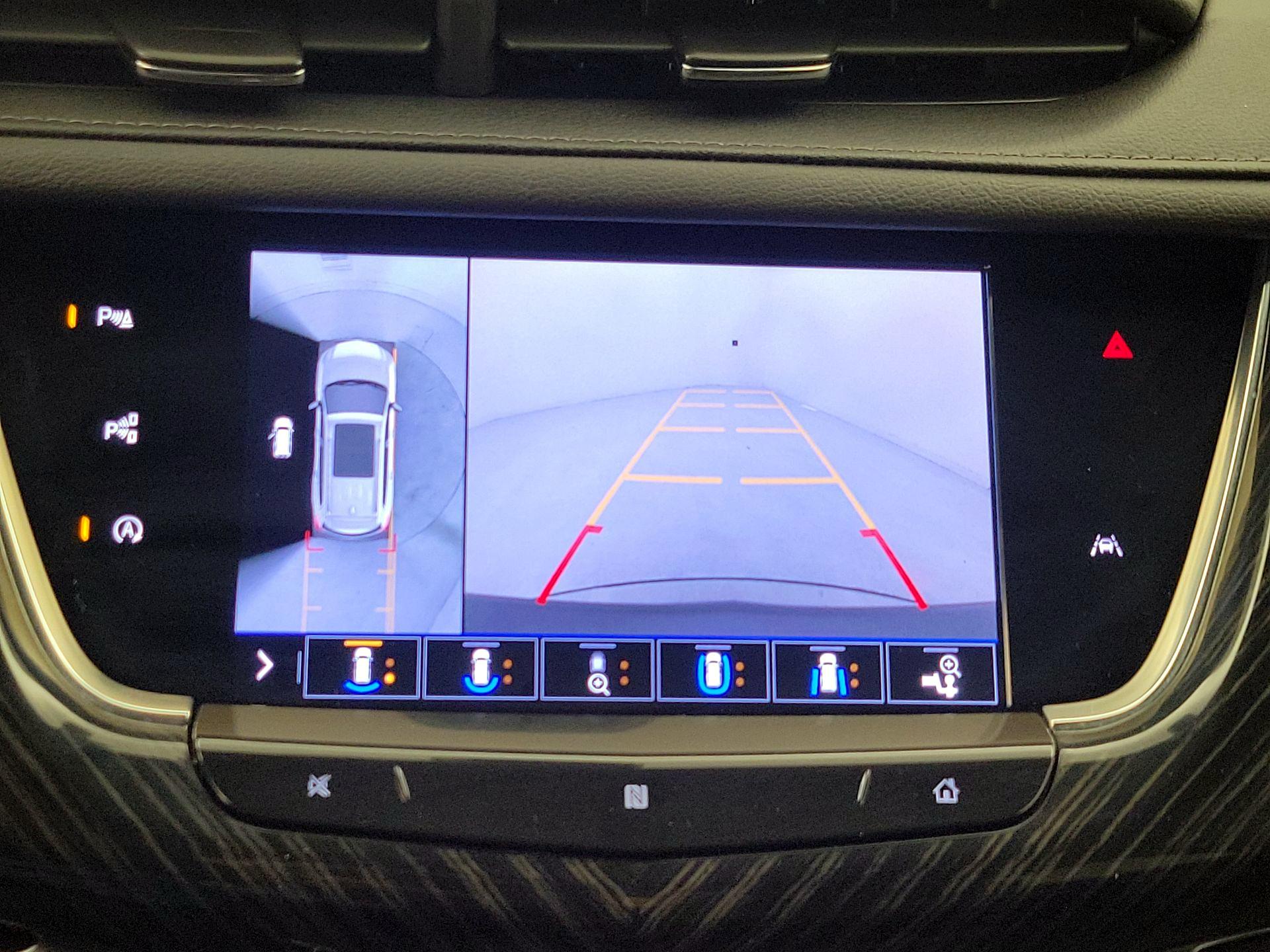 Thumbnail: 2020 Cadillac XT6 - 15