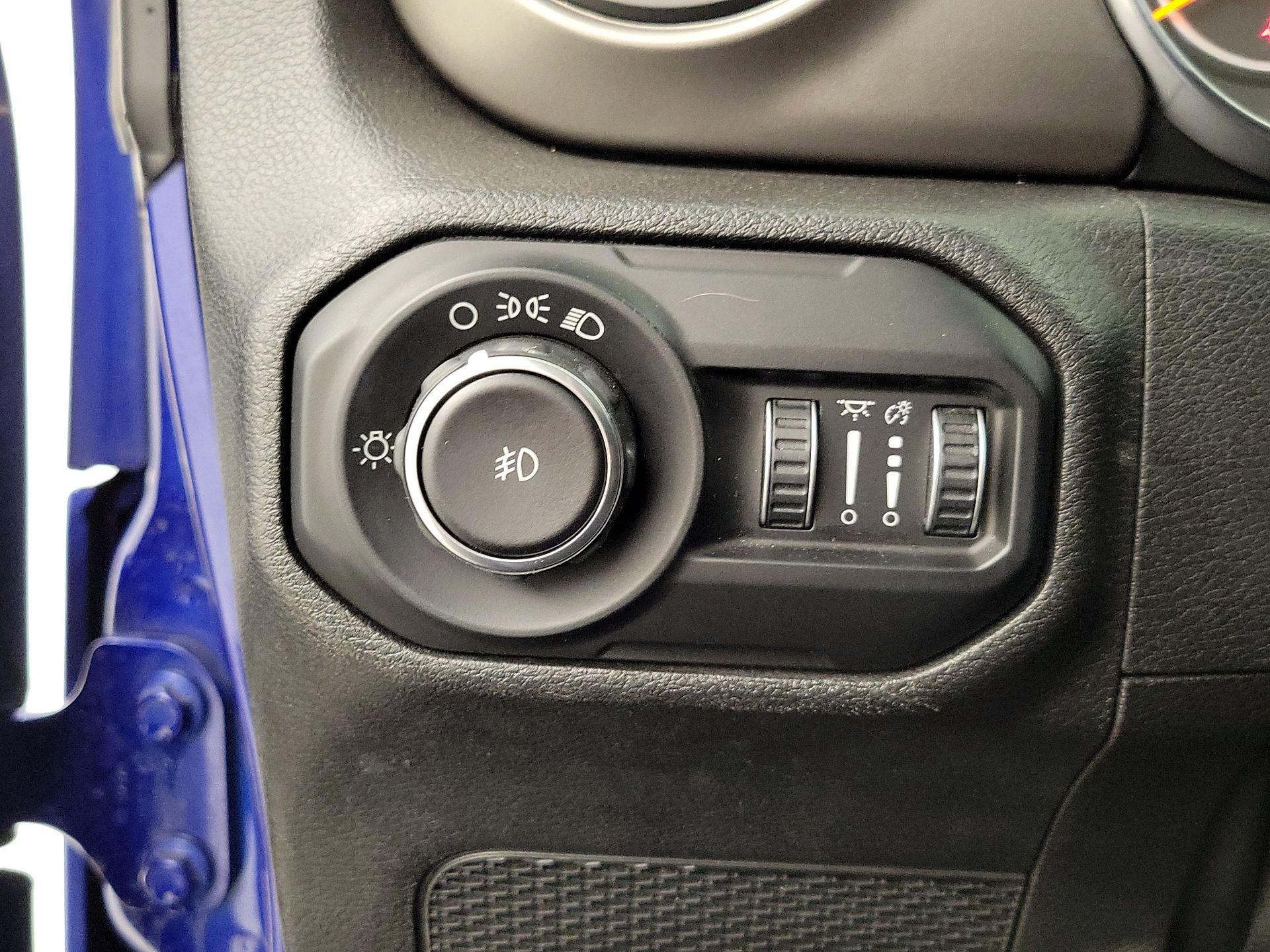 Thumbnail: 2019 Jeep Wrangler - 13