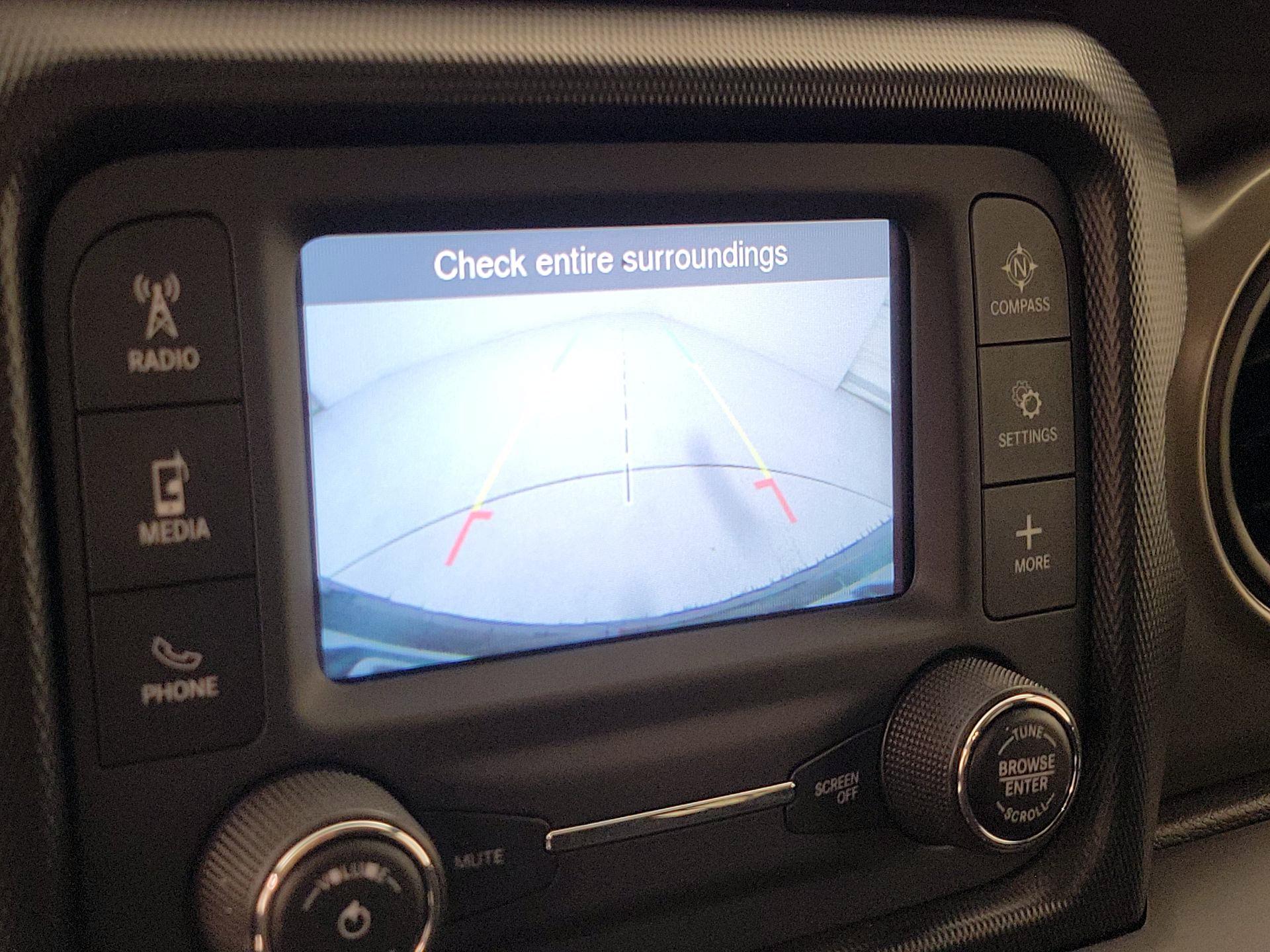 Thumbnail: 2019 Jeep Wrangler - 14