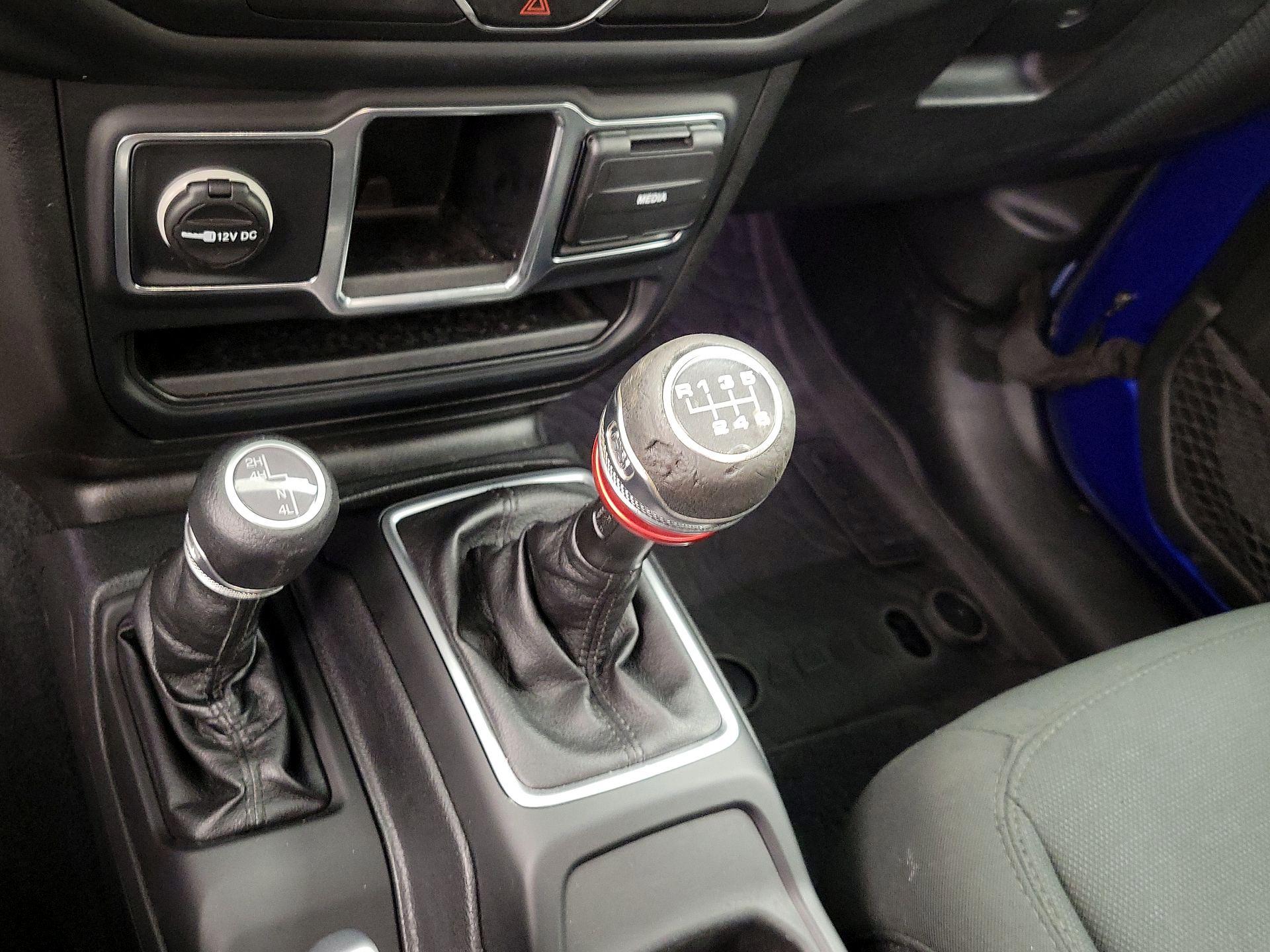 Thumbnail: 2019 Jeep Wrangler - 17