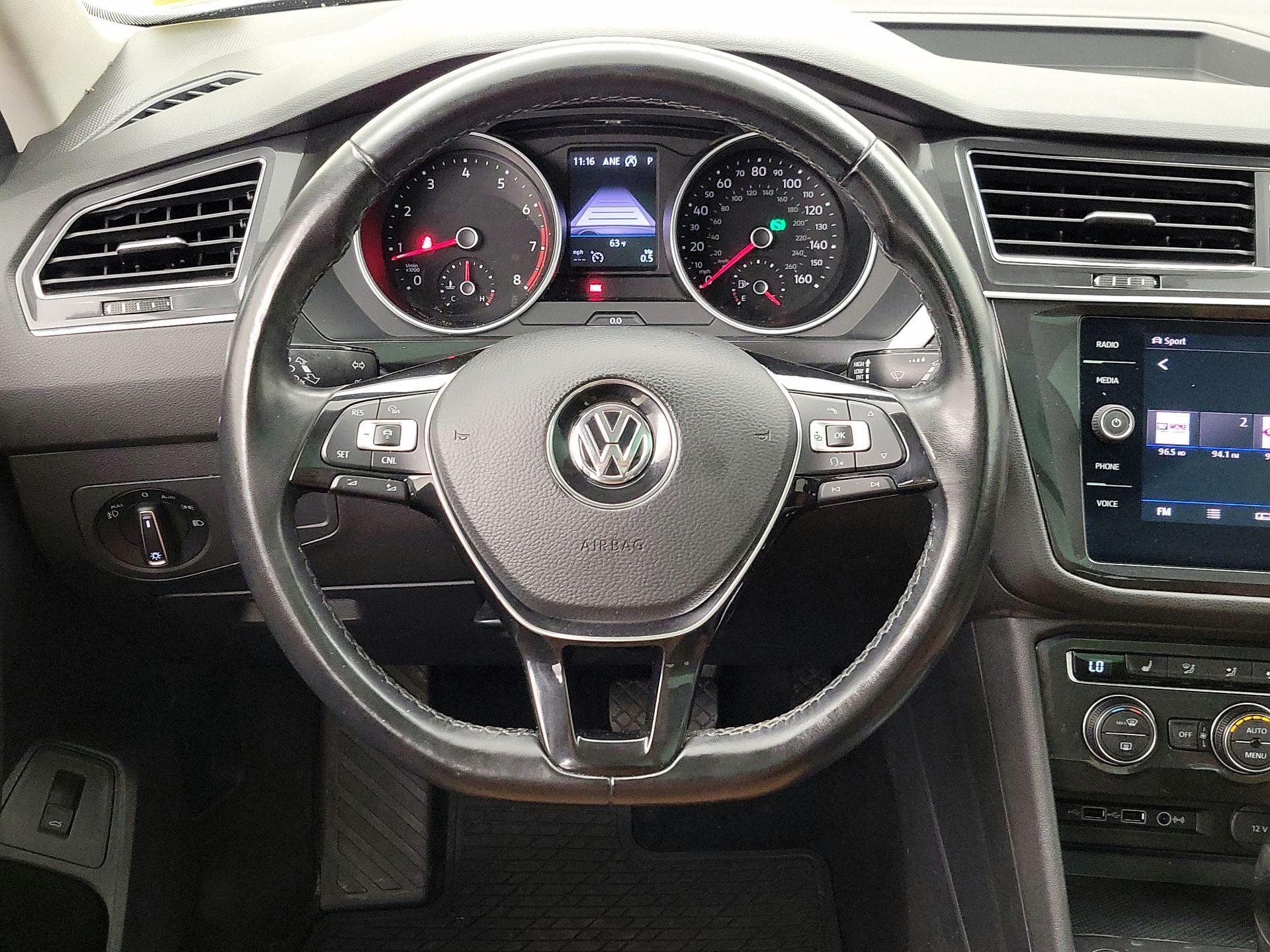 Thumbnail: 2018 Volkswagen Tiguan - 10