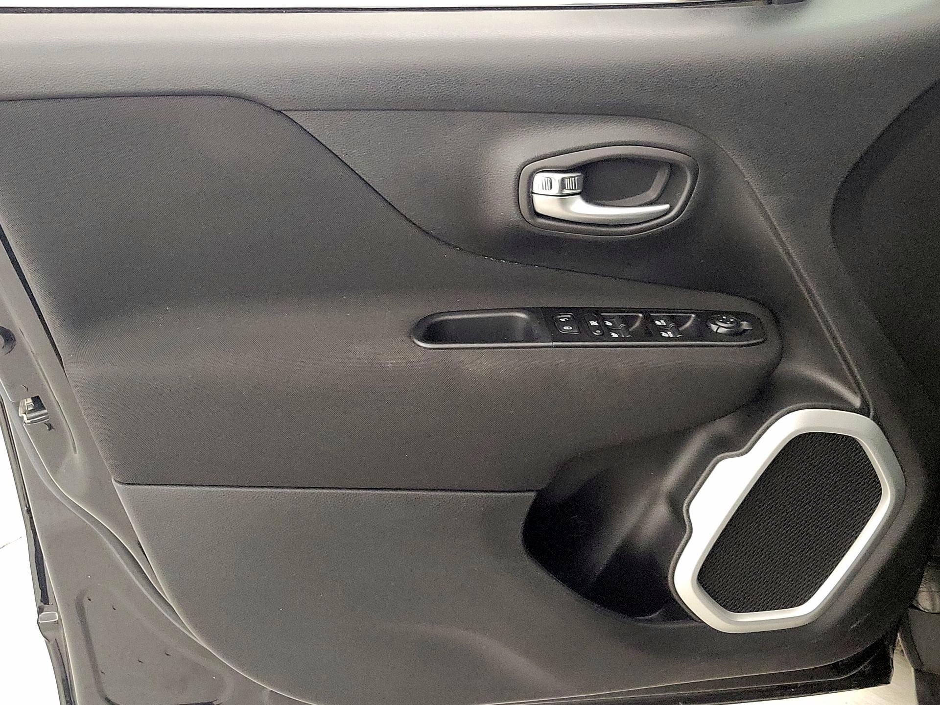 Thumbnail: 2020 Jeep Renegade - 12