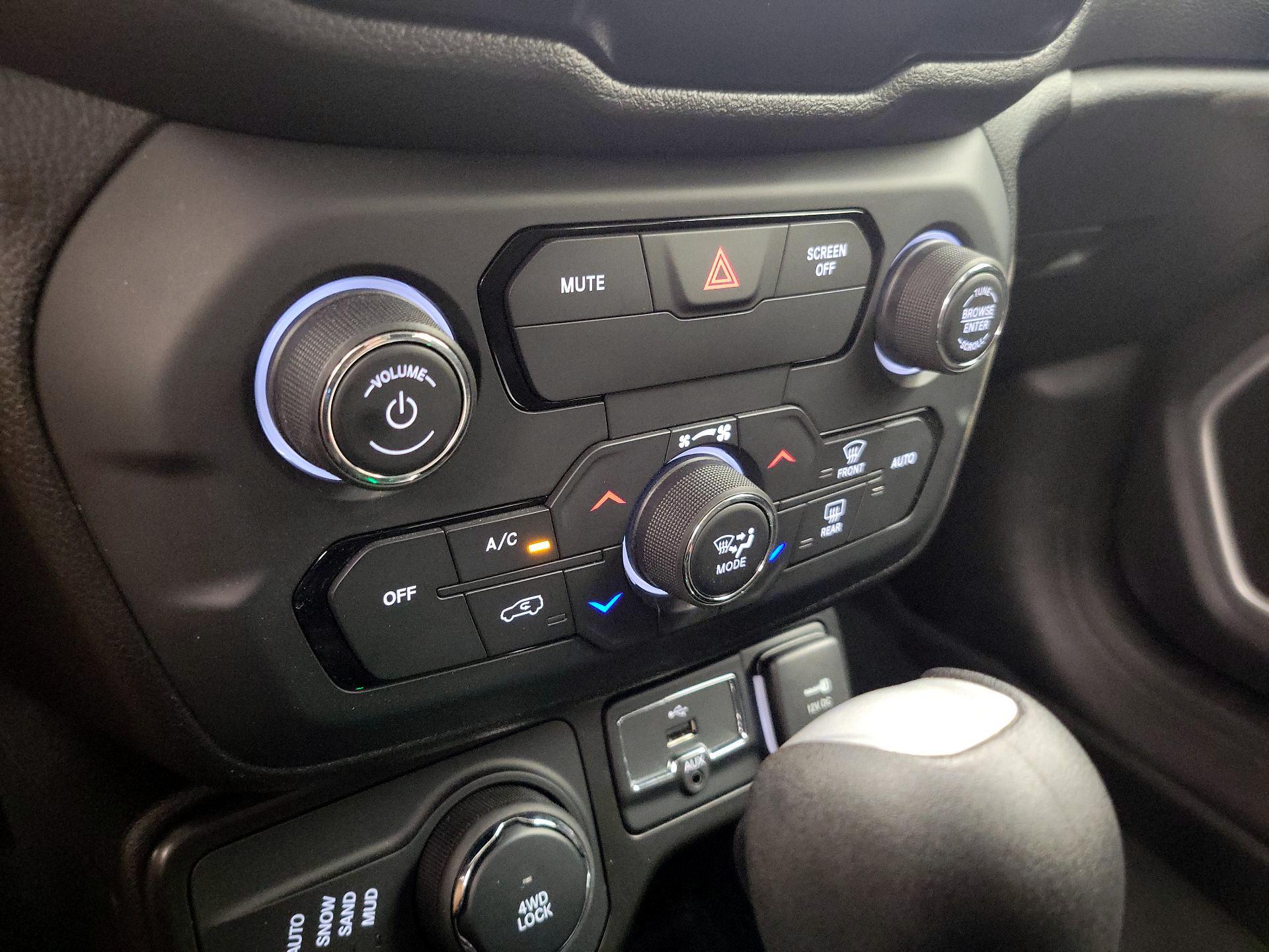 Thumbnail: 2020 Jeep Renegade - 16