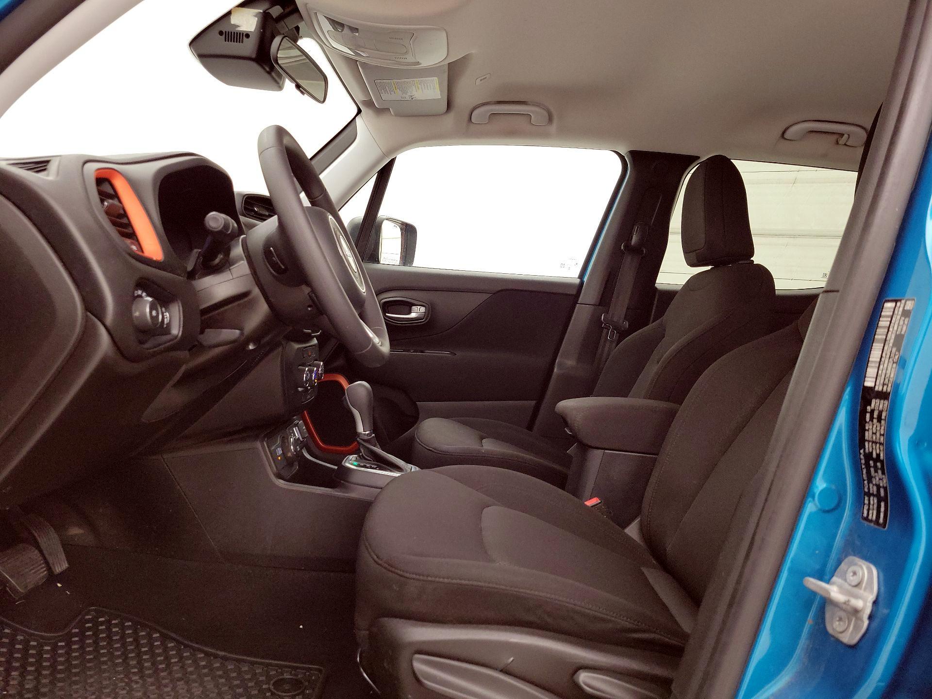 Thumbnail: 2020 Jeep Renegade - 11