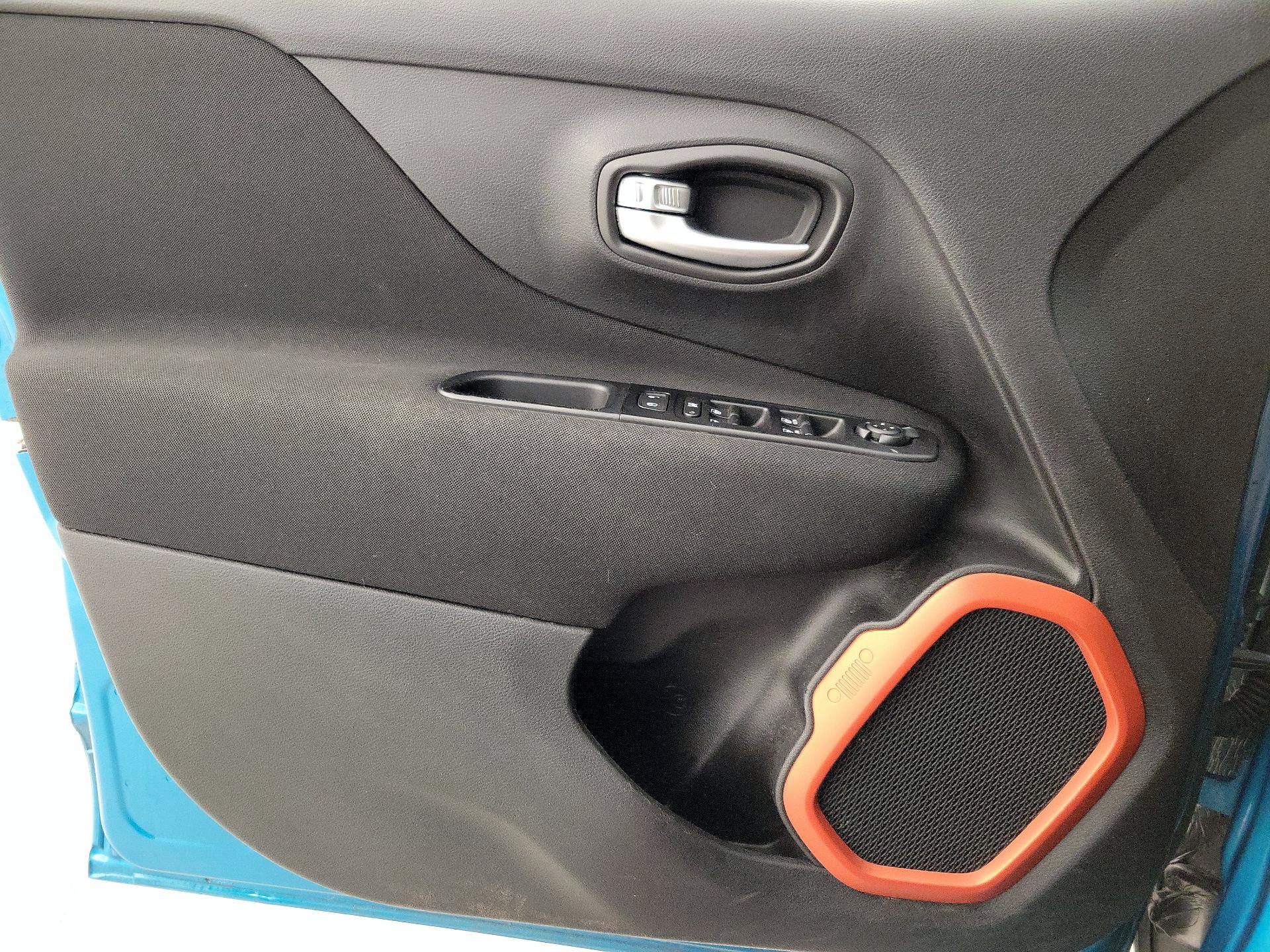 Thumbnail: 2020 Jeep Renegade - 12