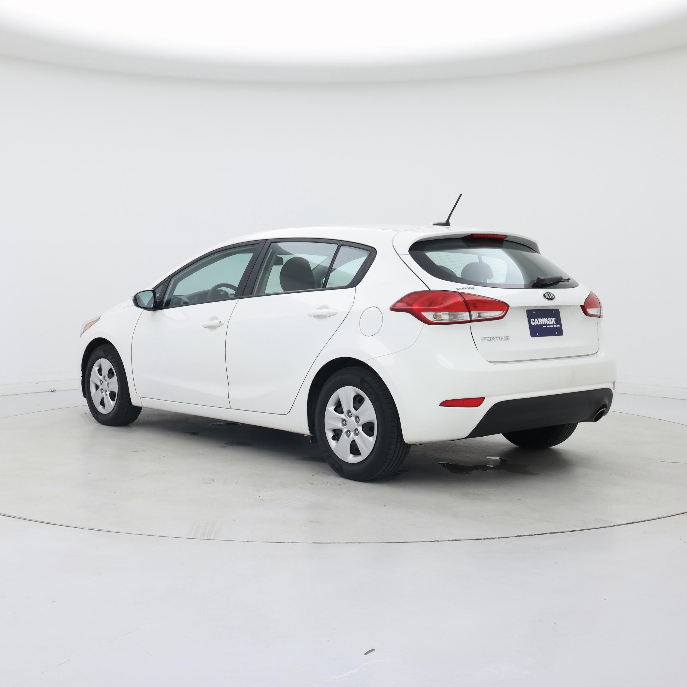 Thumbnail: 2017 Kia Forte - 2