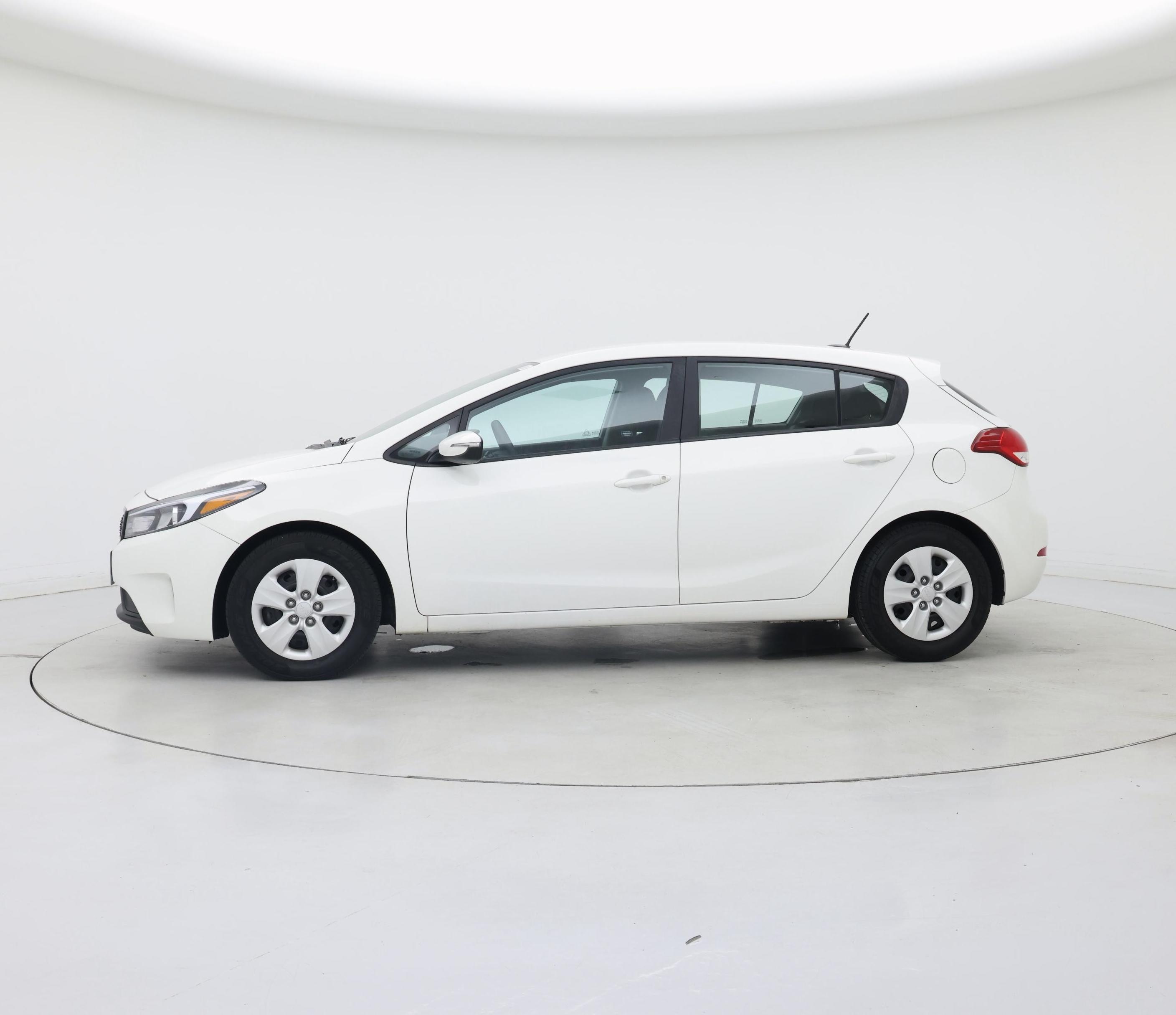 Thumbnail: 2017 Kia Forte - 3