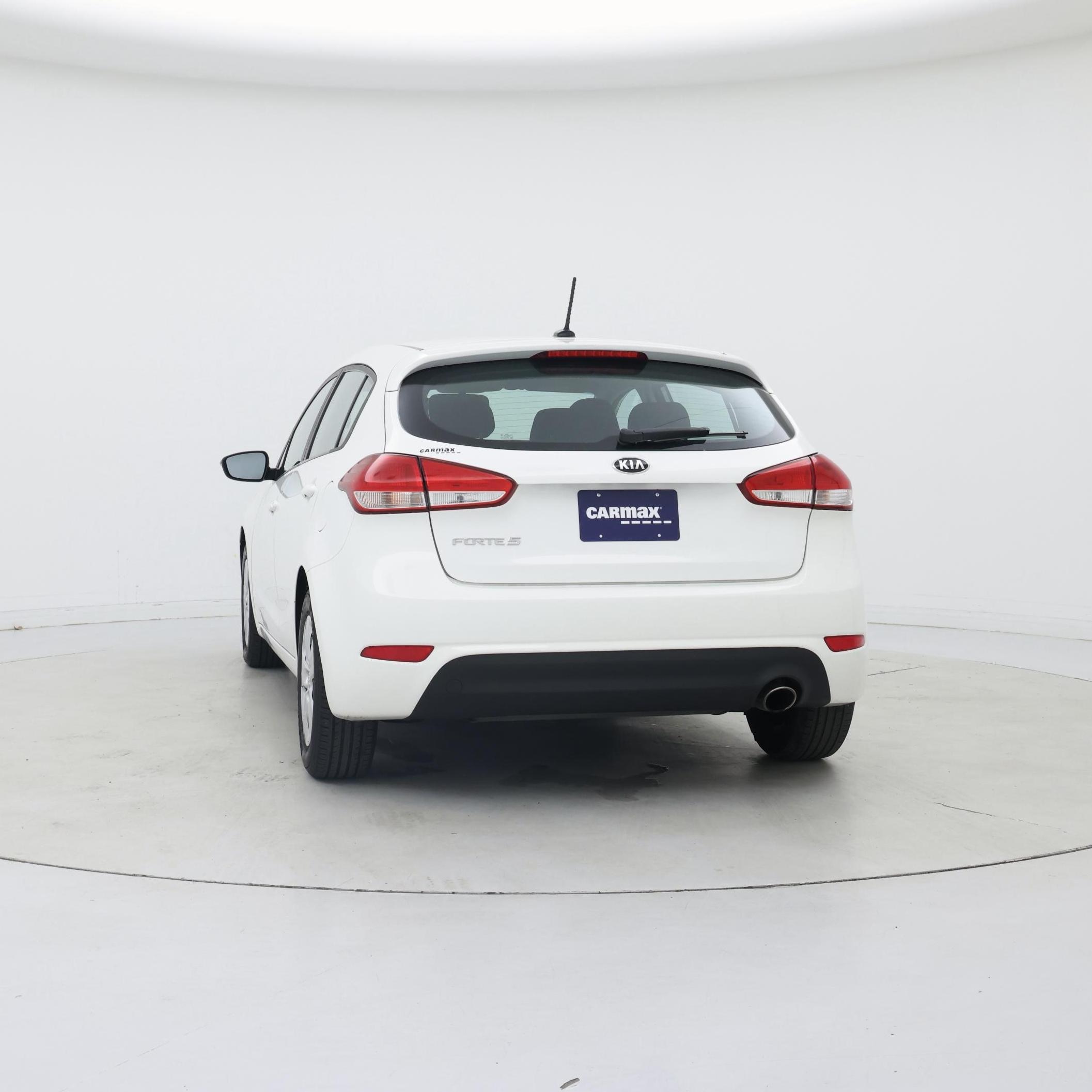 Thumbnail: 2017 Kia Forte - 6