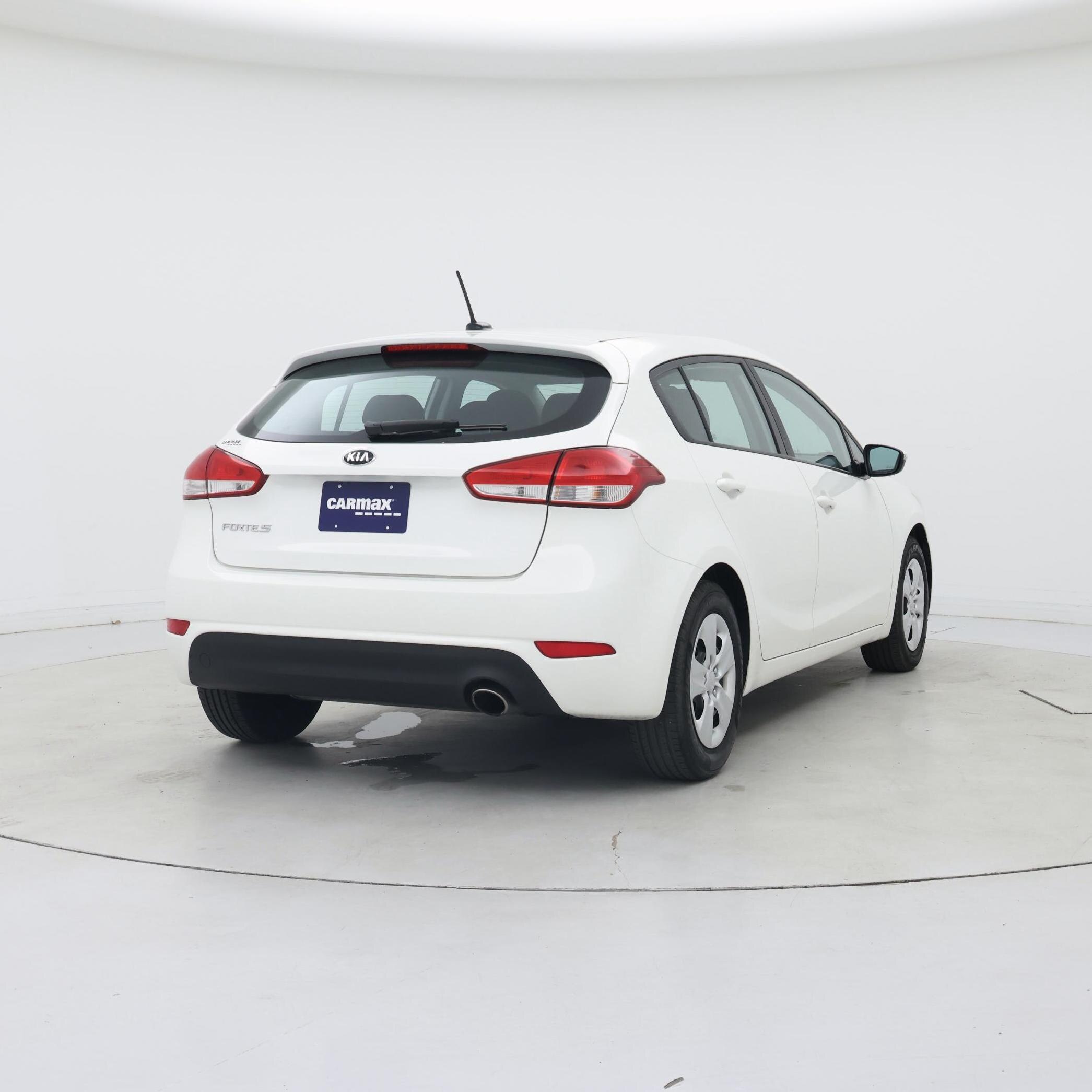 Thumbnail: 2017 Kia Forte - 8