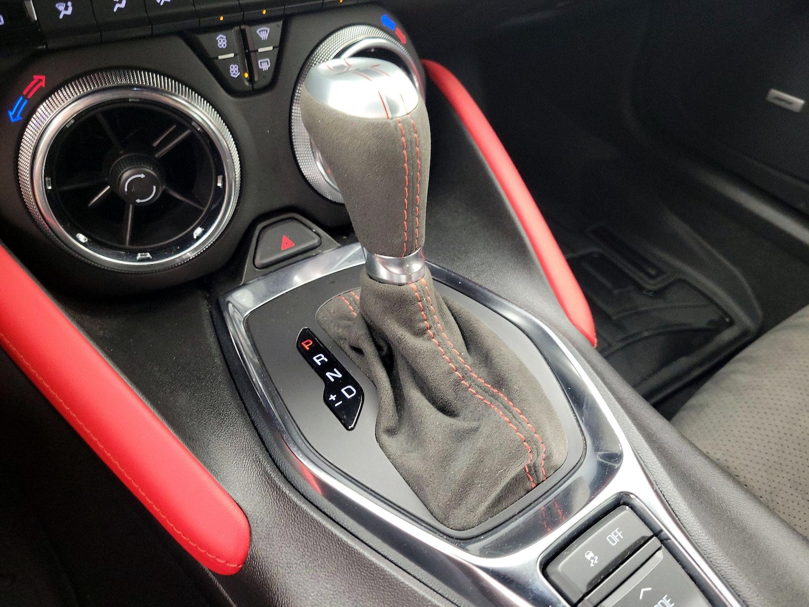 2023 Chevrolet Camaro ZL1 - Photo 18