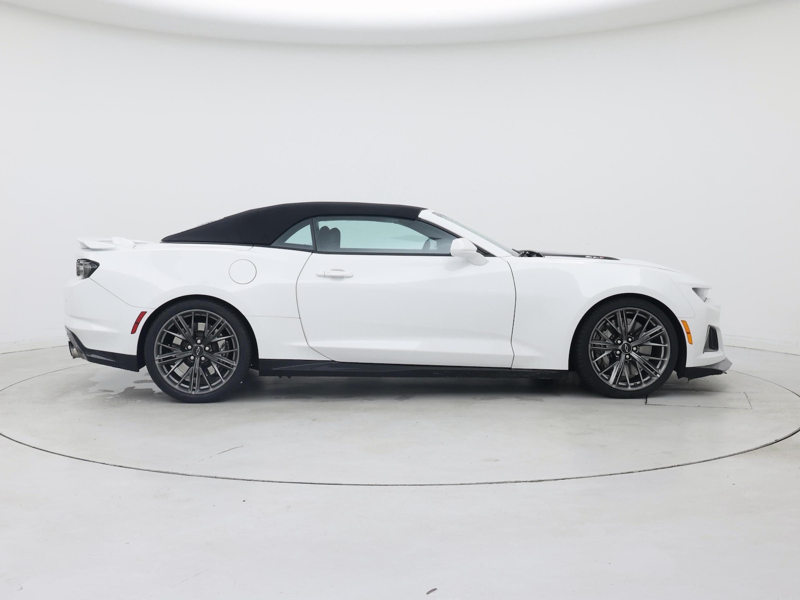 2023 Chevrolet Camaro ZL1 - Photo 8