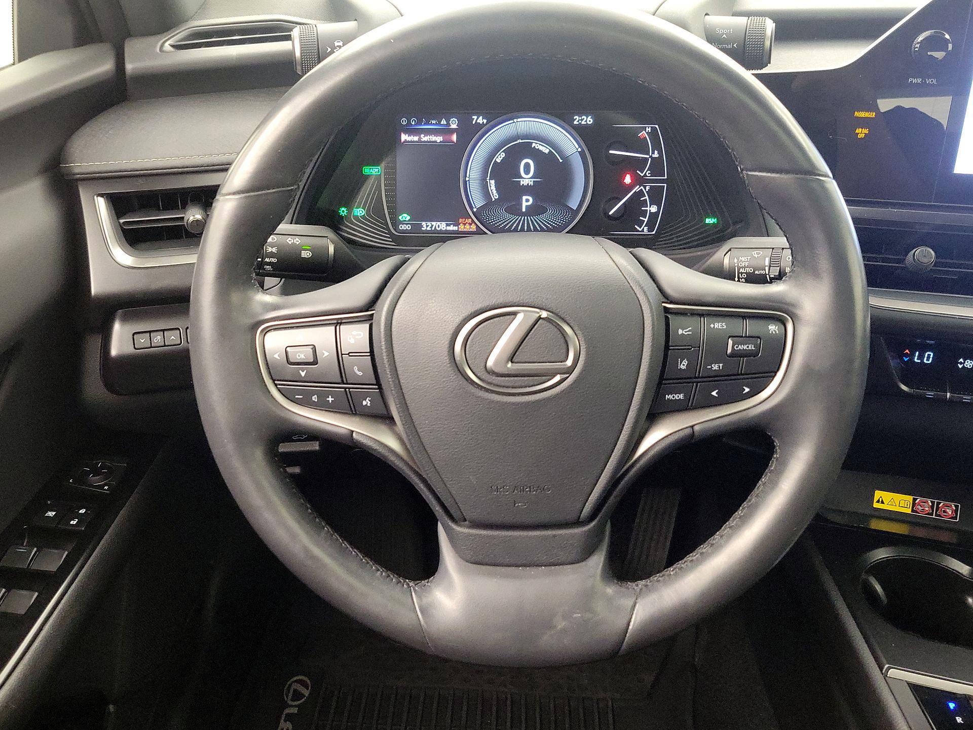 Thumbnail: 2023 Lexus UX - 10