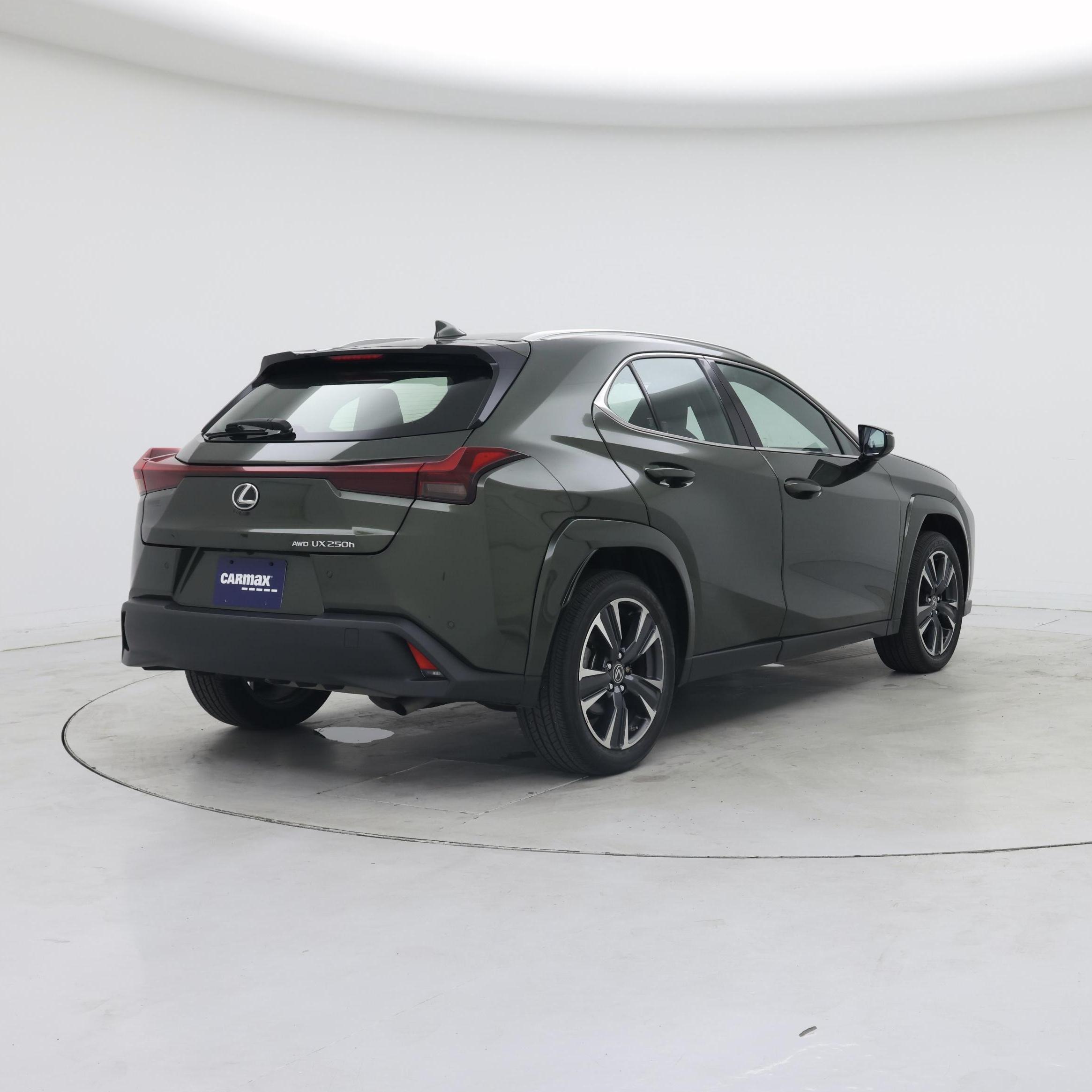 Thumbnail: 2023 Lexus UX - 8