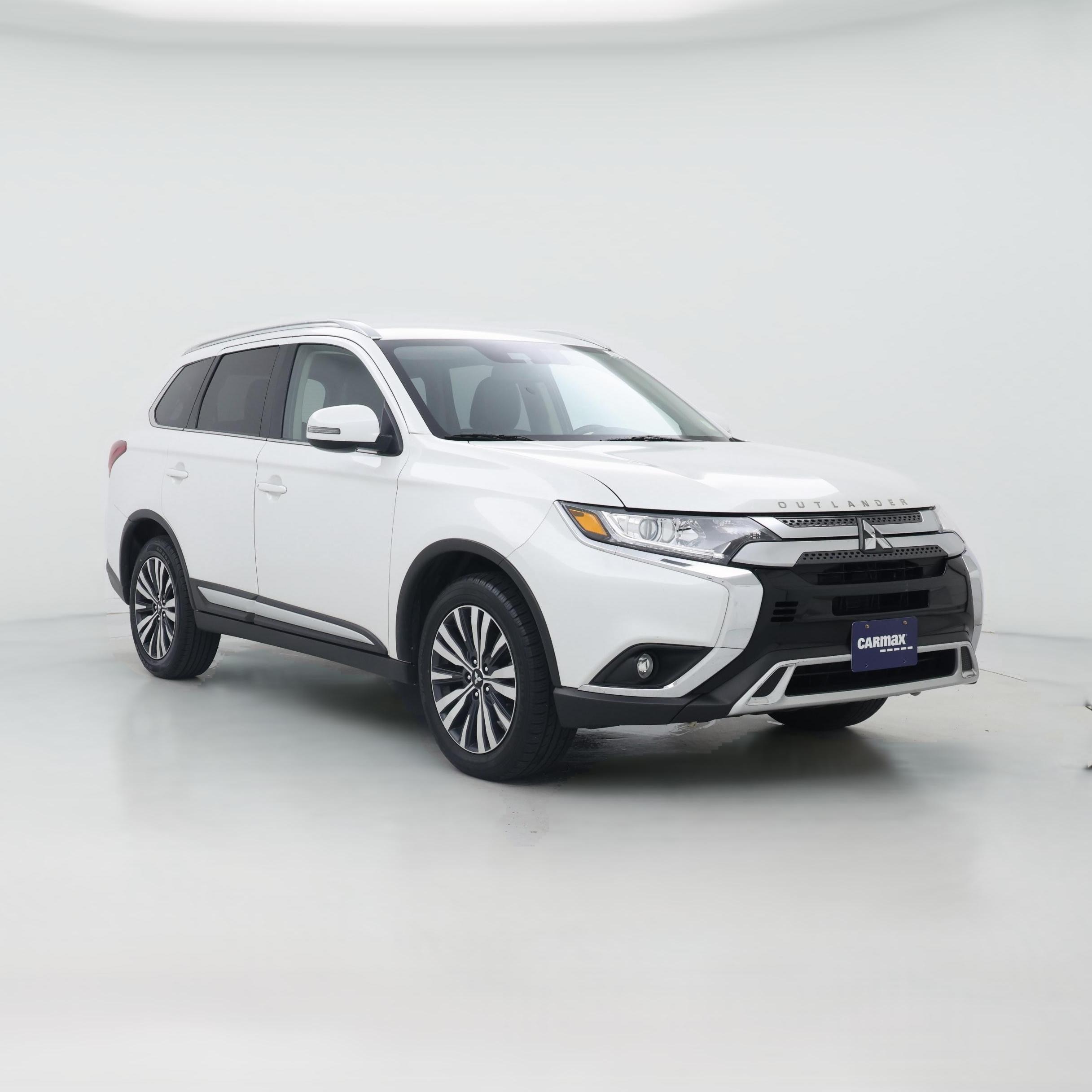 Thumbnail: 2020 Mitsubishi Outlander - 1