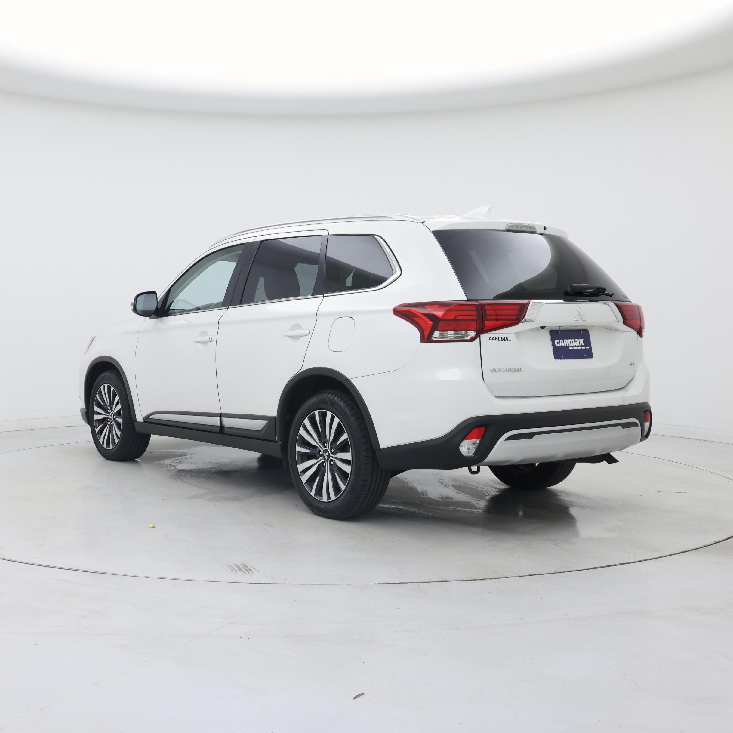 Thumbnail: 2020 Mitsubishi Outlander - 2