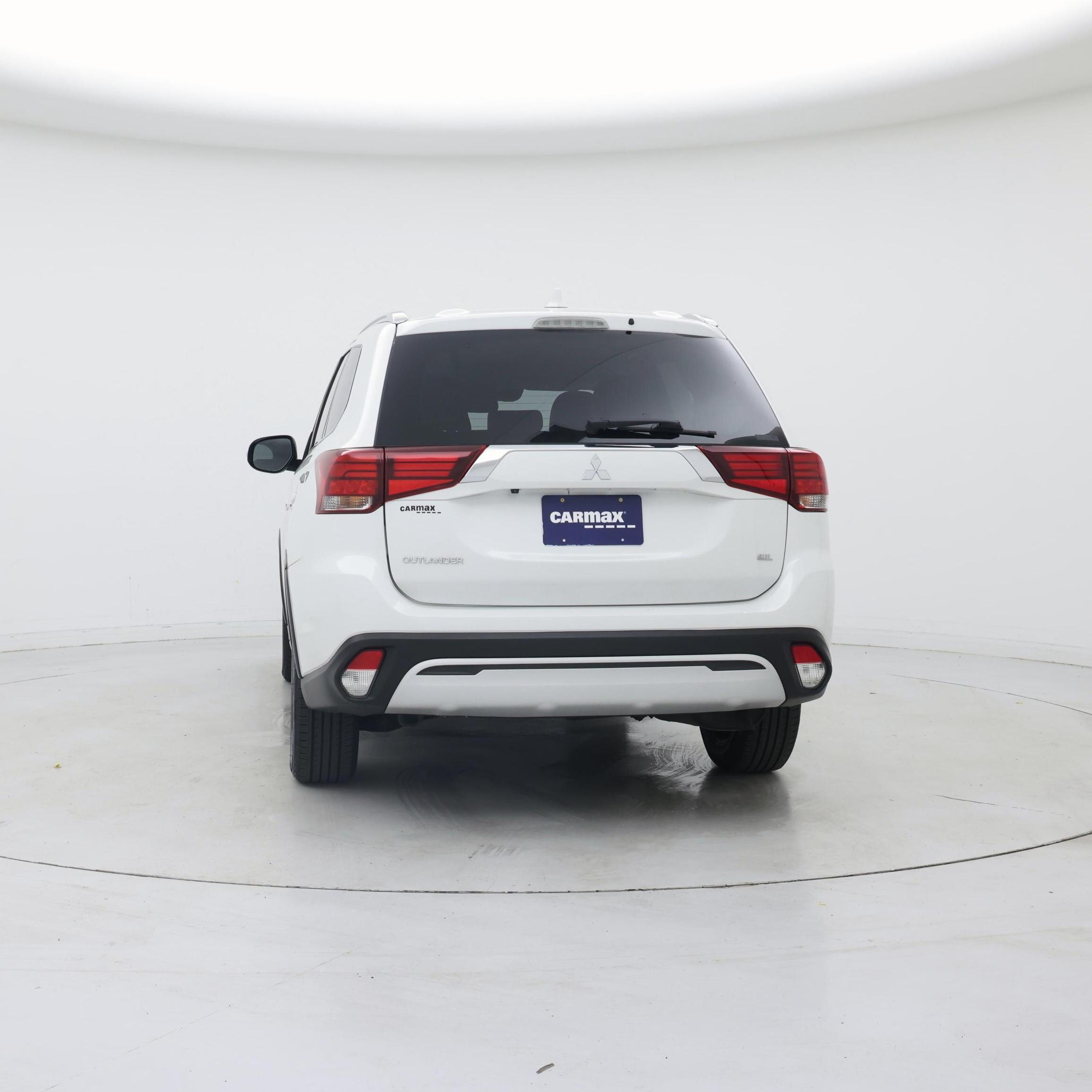 Thumbnail: 2020 Mitsubishi Outlander - 6