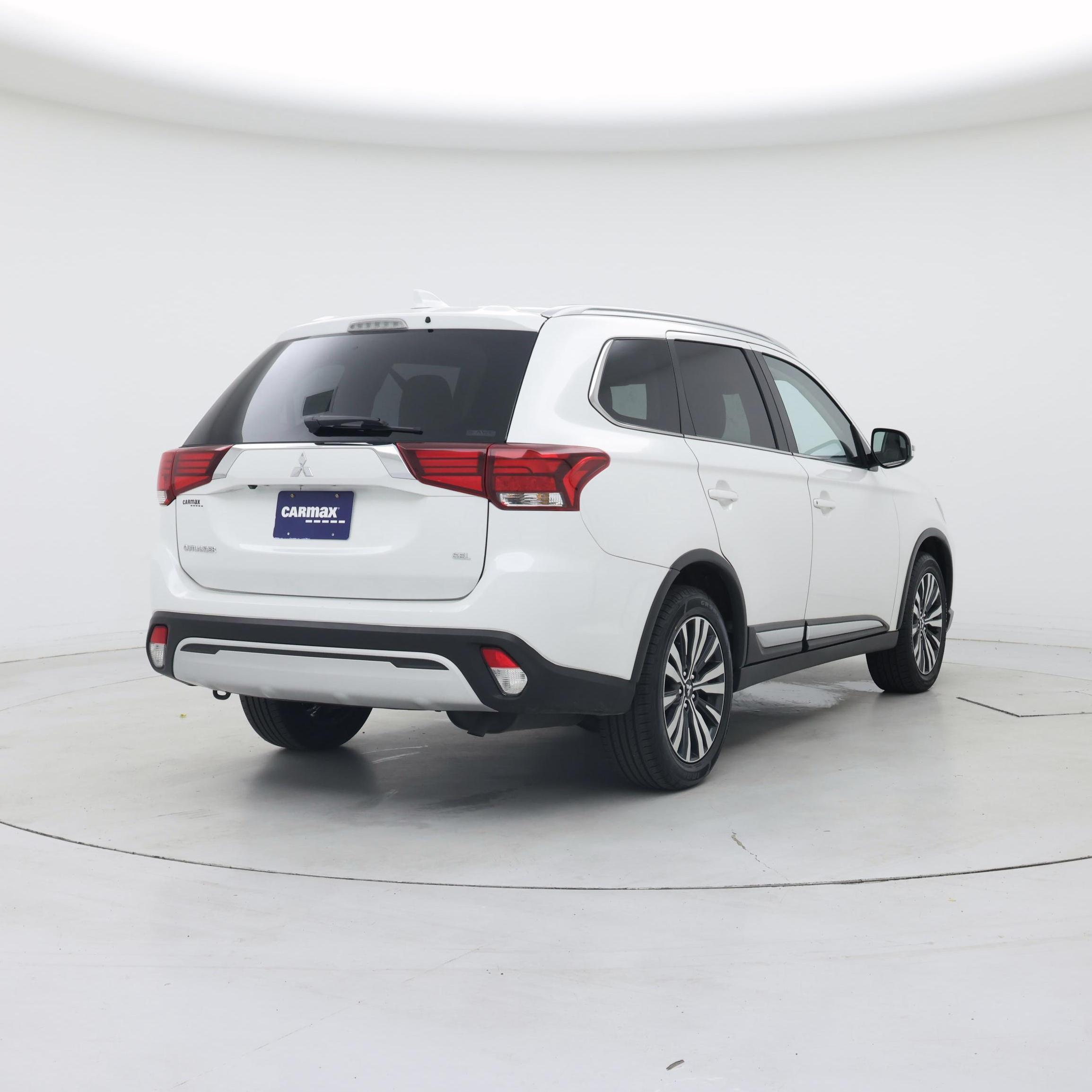 Thumbnail: 2020 Mitsubishi Outlander - 8