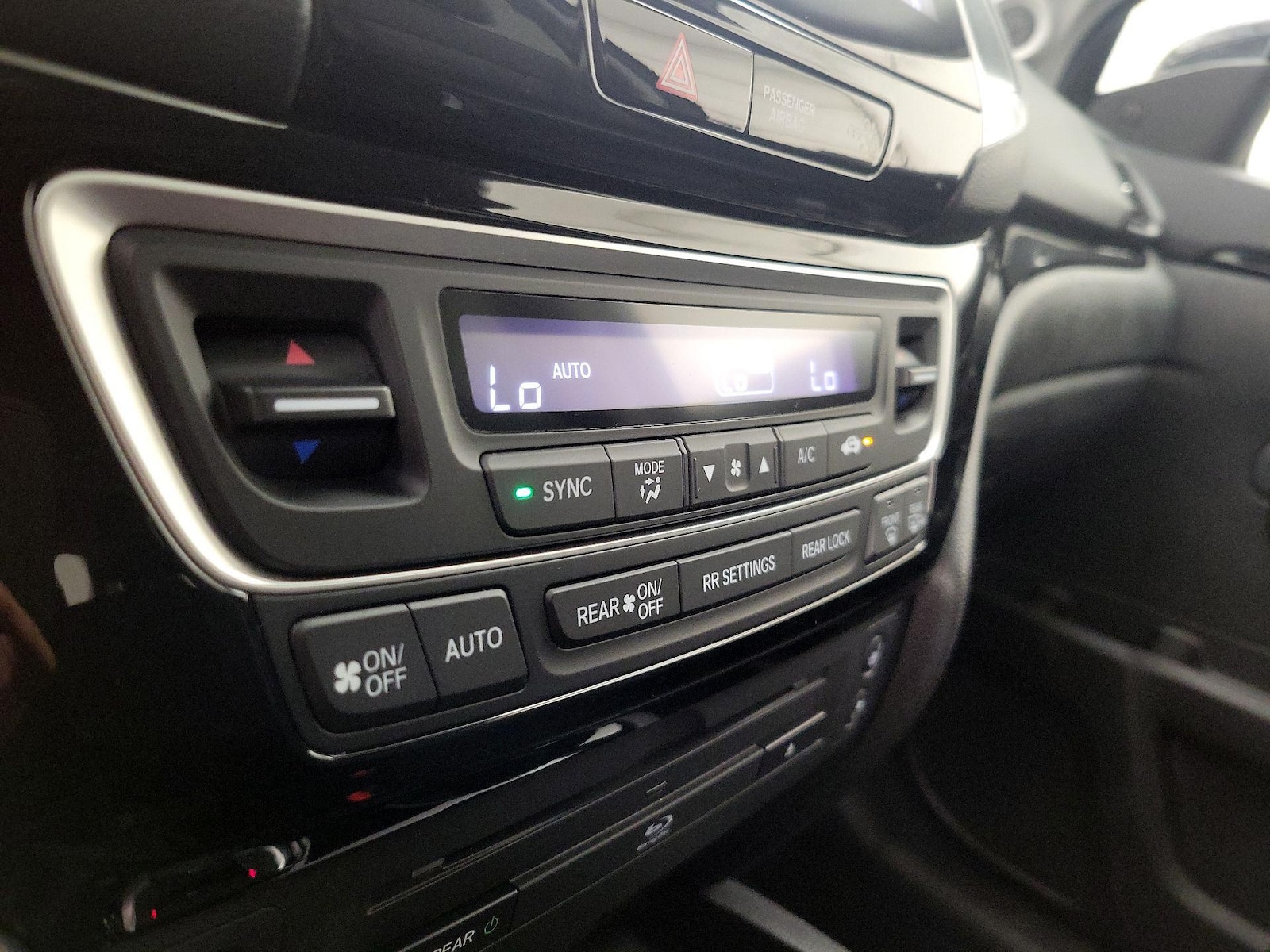 2017 Honda Pilot Elite - Photo 18