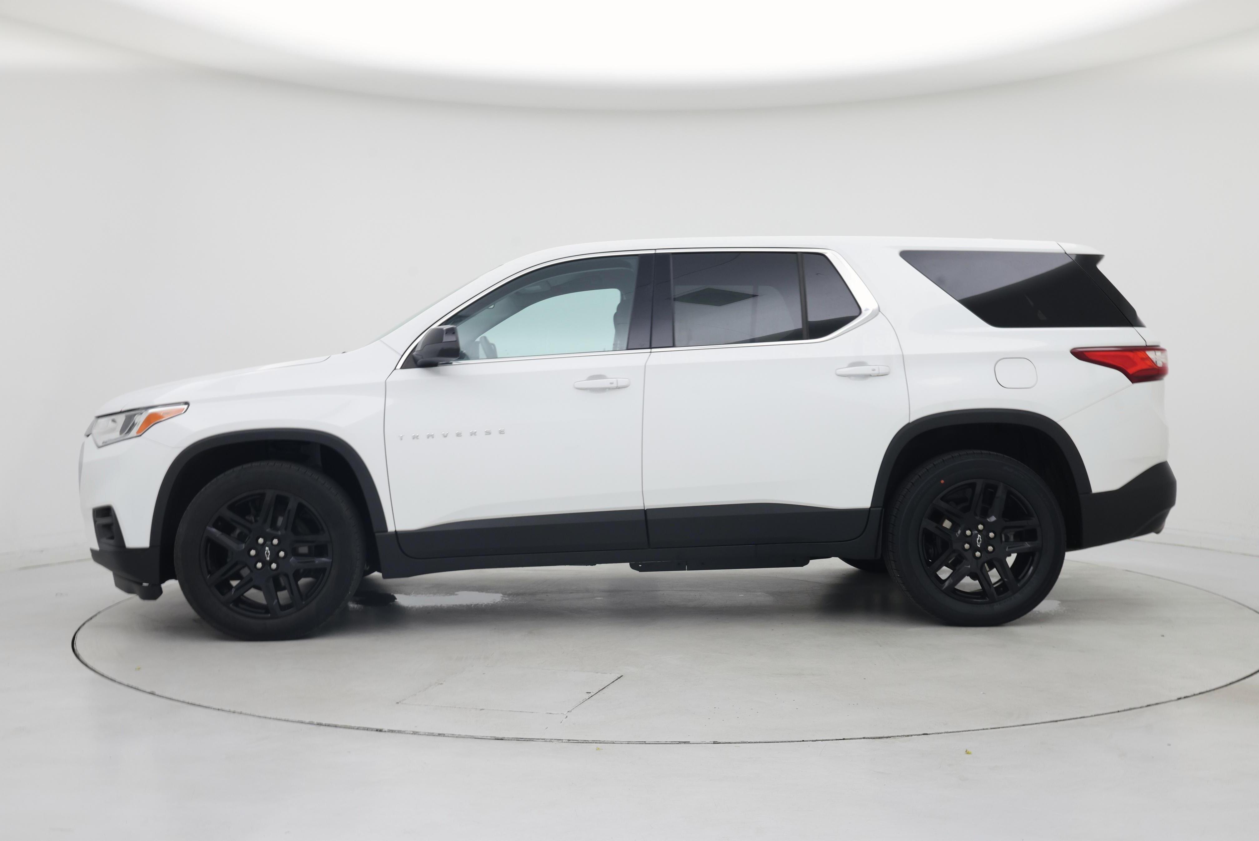 Thumbnail: 2021 Chevrolet Traverse - 3