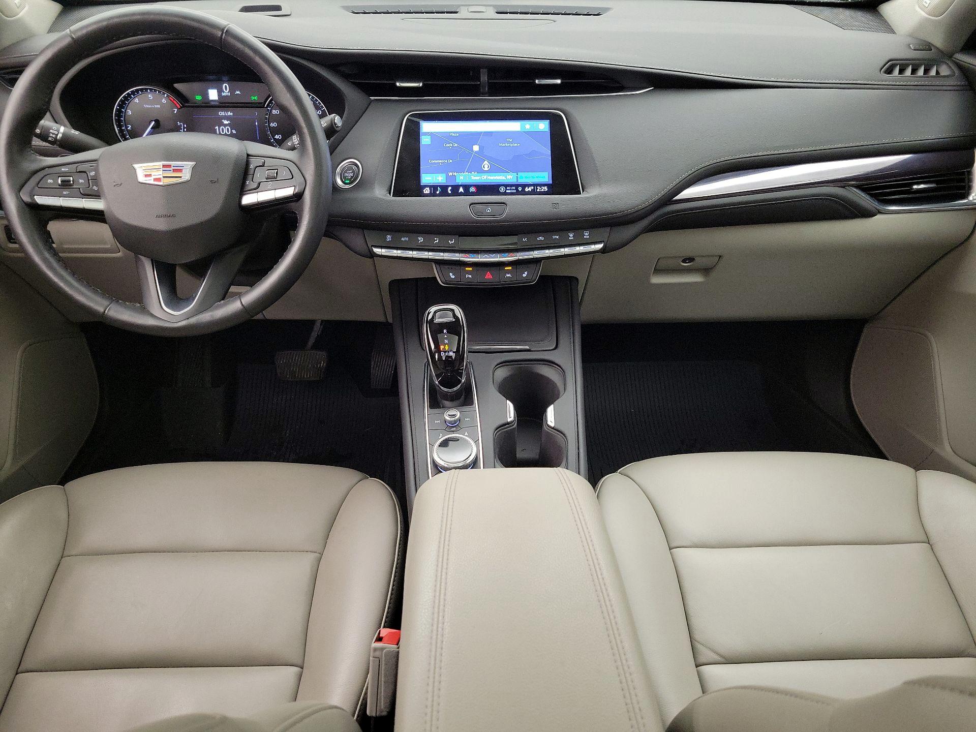Thumbnail: 2021 Cadillac XT4 - 9