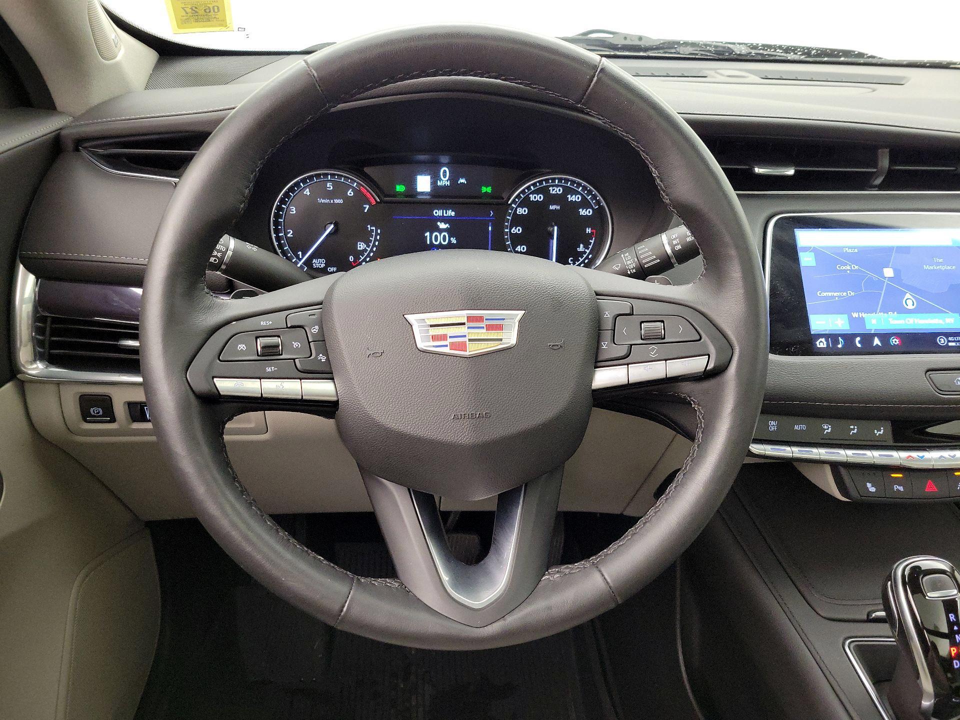 Thumbnail: 2021 Cadillac XT4 - 10