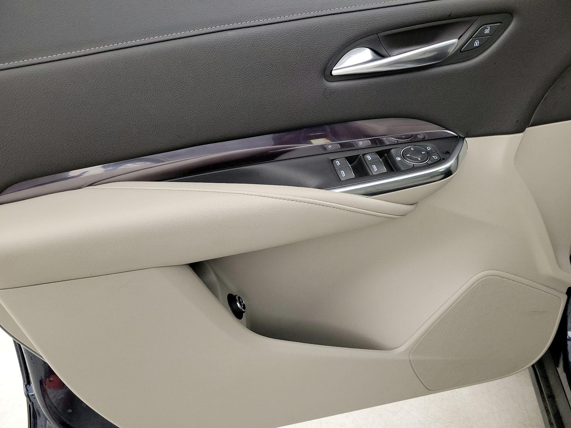 Thumbnail: 2021 Cadillac XT4 - 12