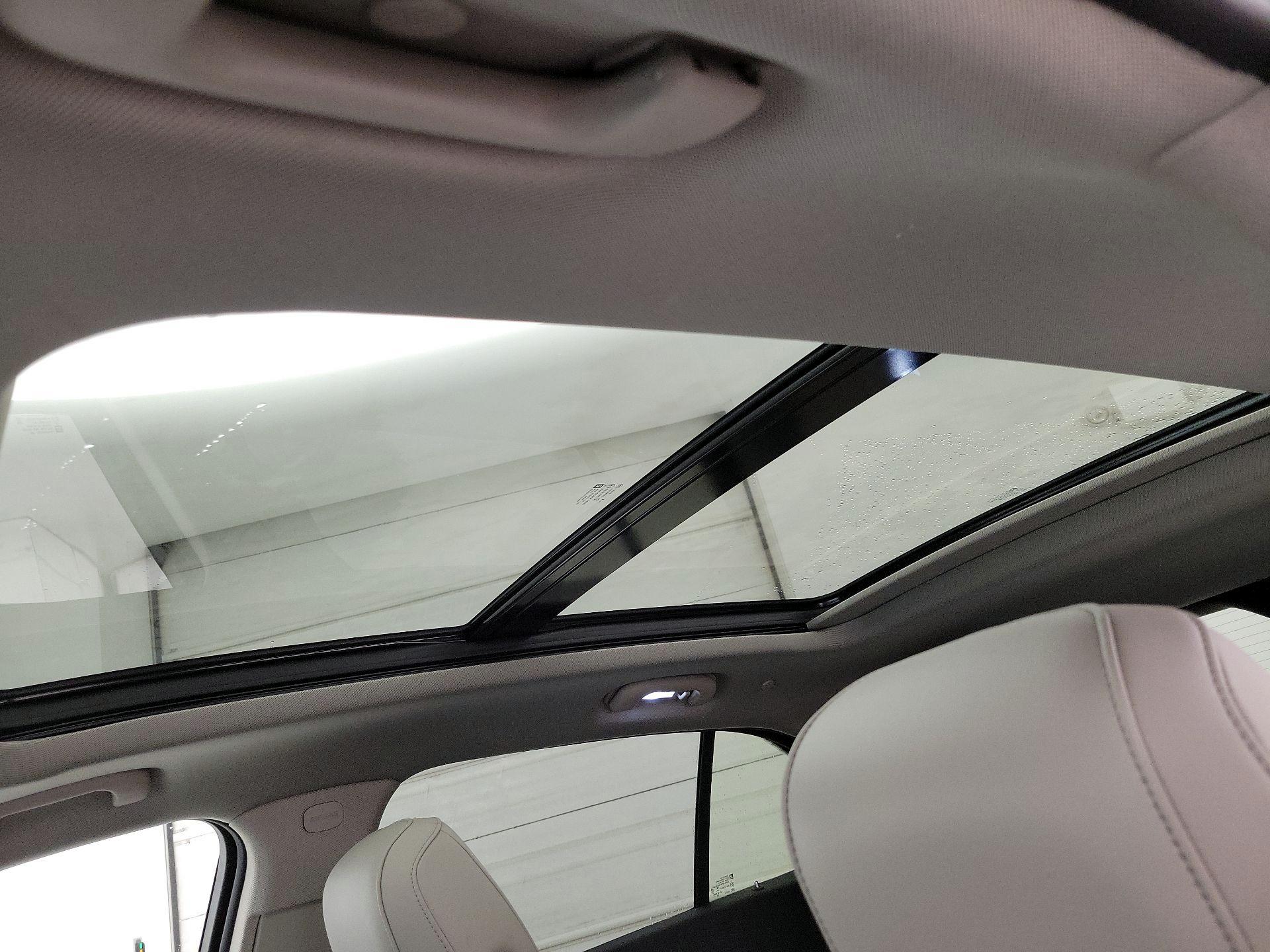 Thumbnail: 2021 Cadillac XT4 - 20