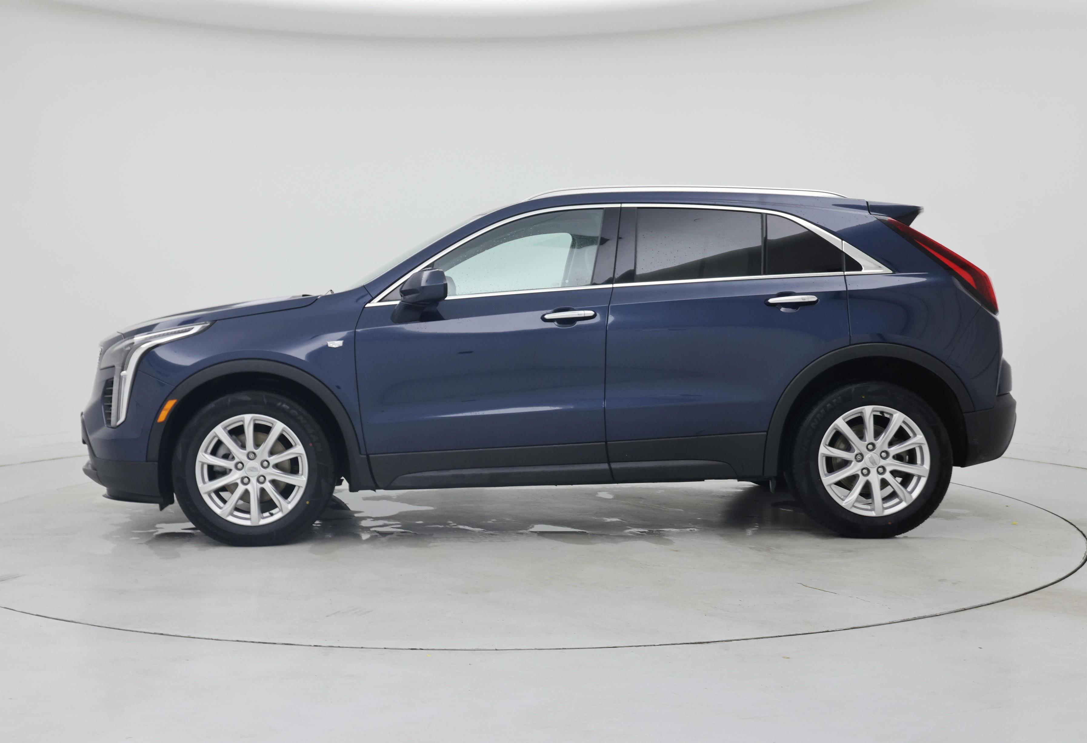 Thumbnail: 2021 Cadillac XT4 - 3