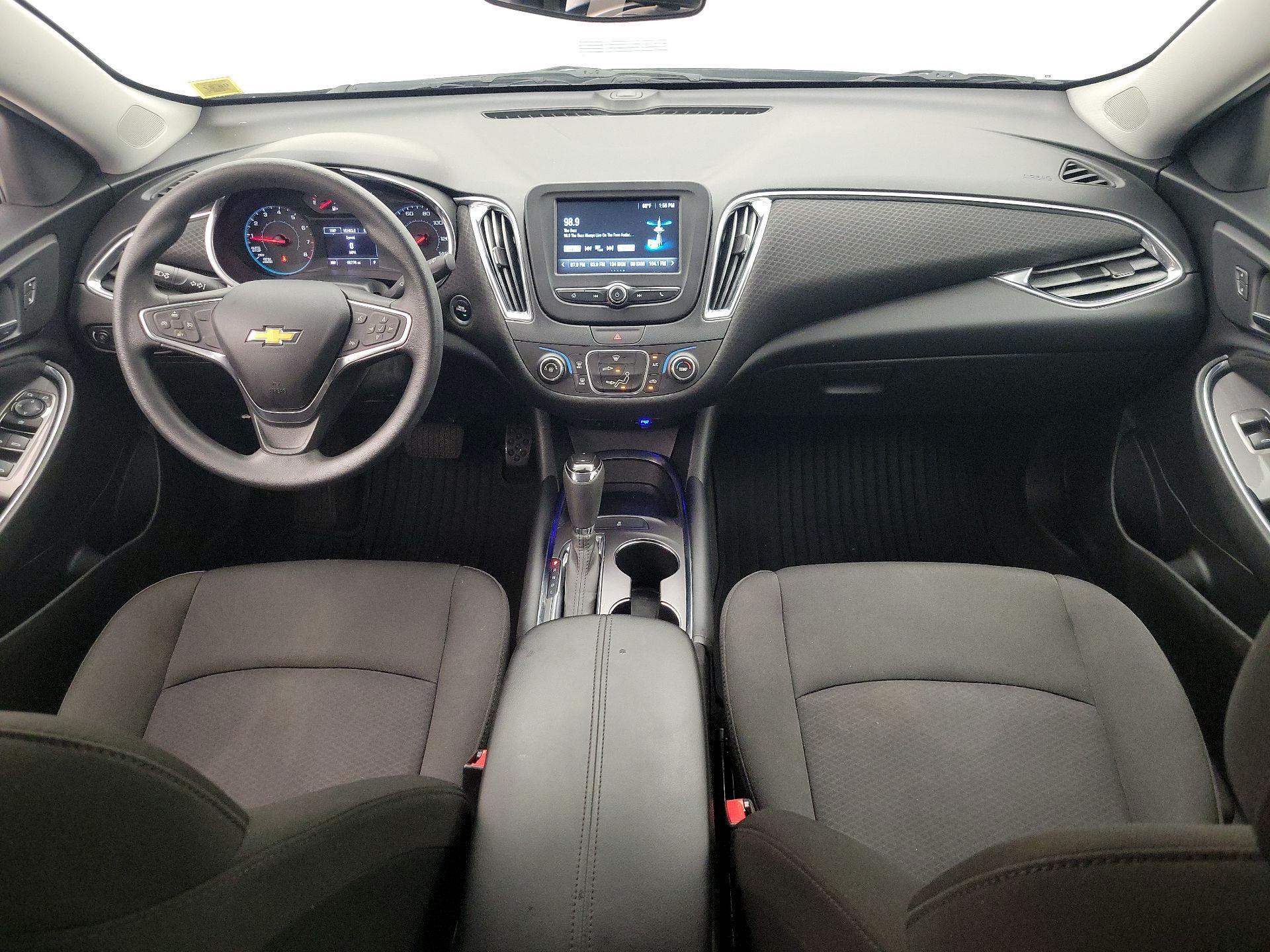 Thumbnail: 2018 Chevrolet Malibu - 9