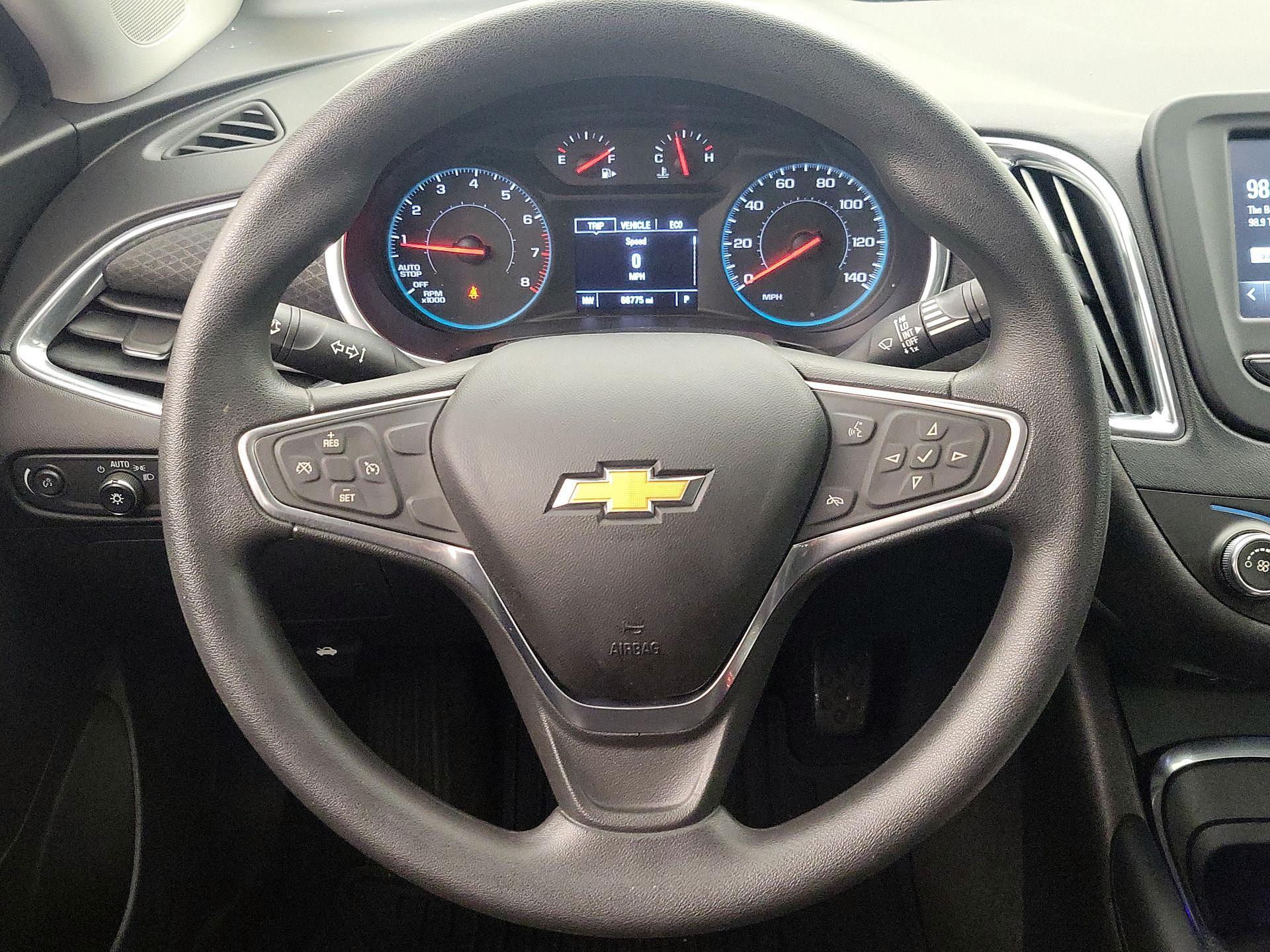 Thumbnail: 2018 Chevrolet Malibu - 10