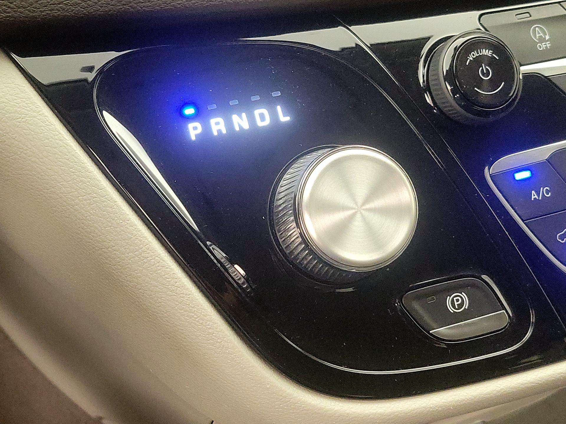 Thumbnail: 2020 Chrysler Pacifica - 17